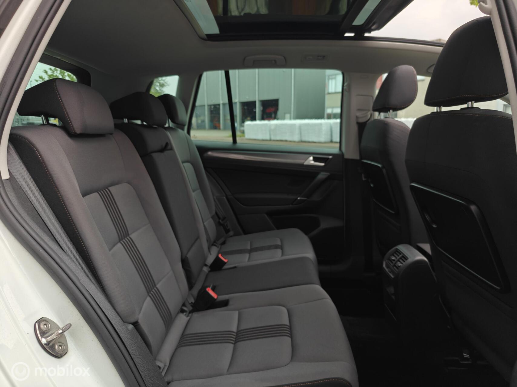Foto van Volkswagen Golf Sportsvan