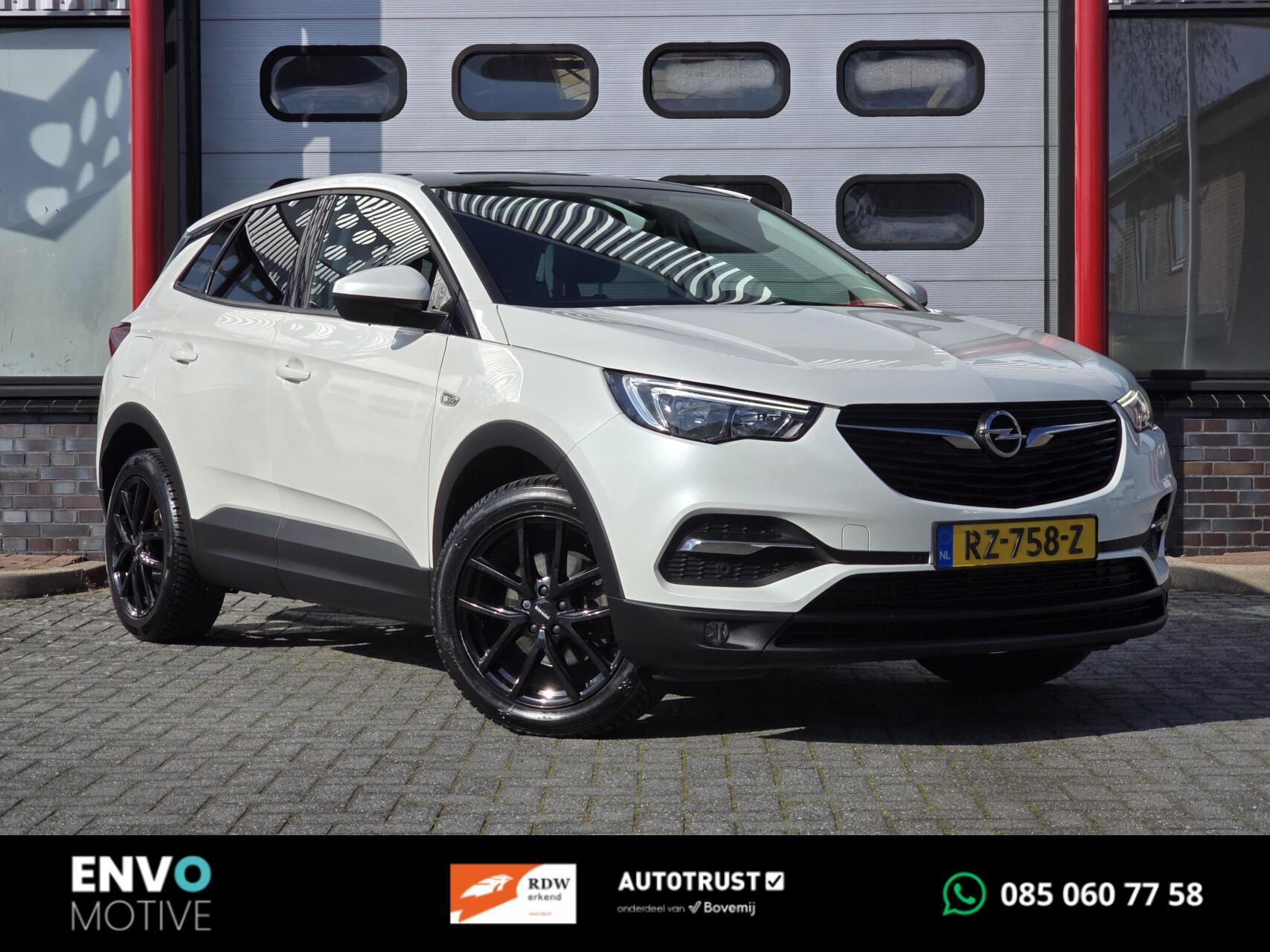 Opel Grandland X 1.2 Turbo Online Edition, Pano, PDC, ECC, 2018 - voorkant