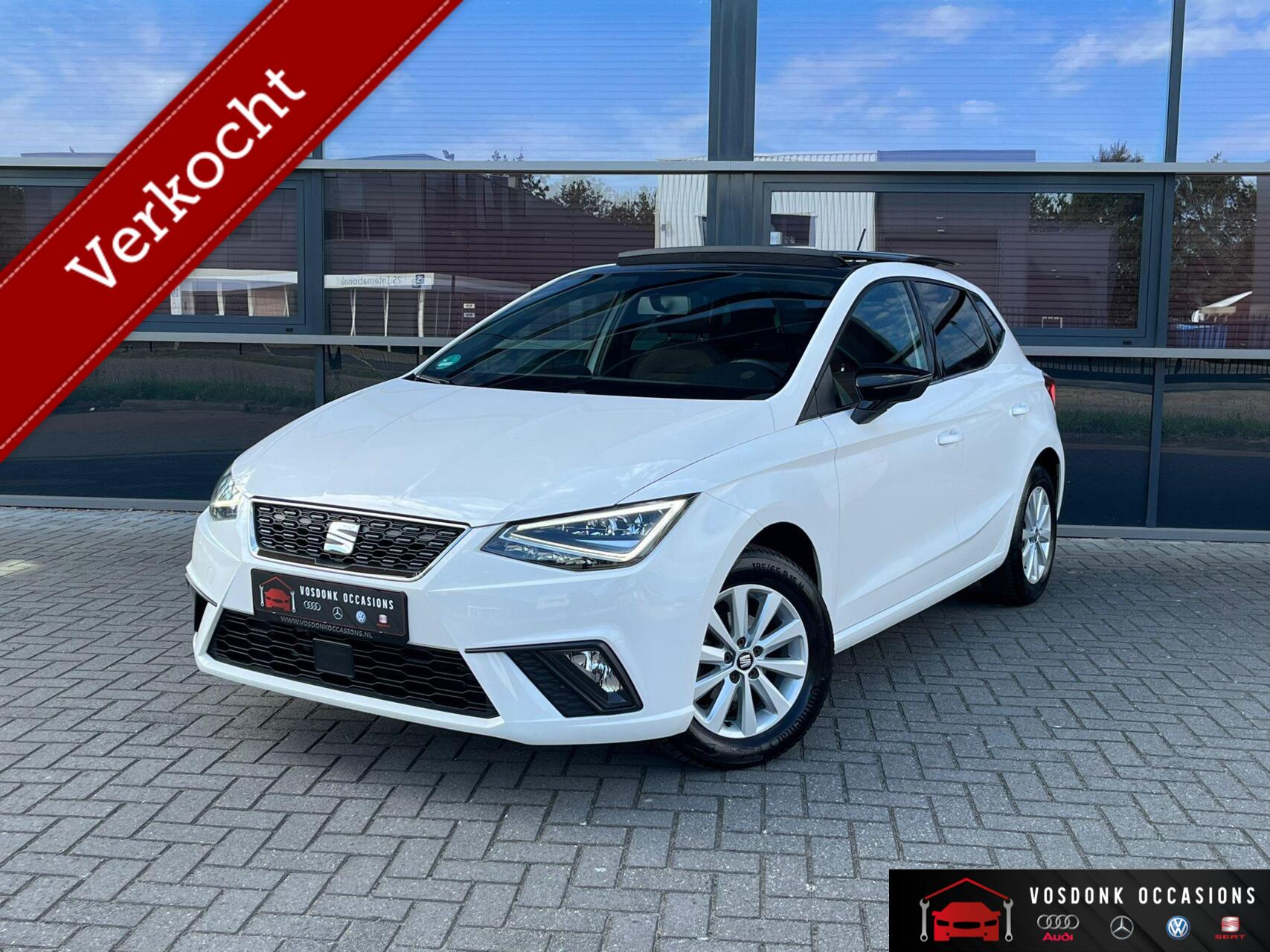 Seat Ibiza 1.0 TSI Pano Keyless Led navi  Nieuwstaat! 2017 - voorkant