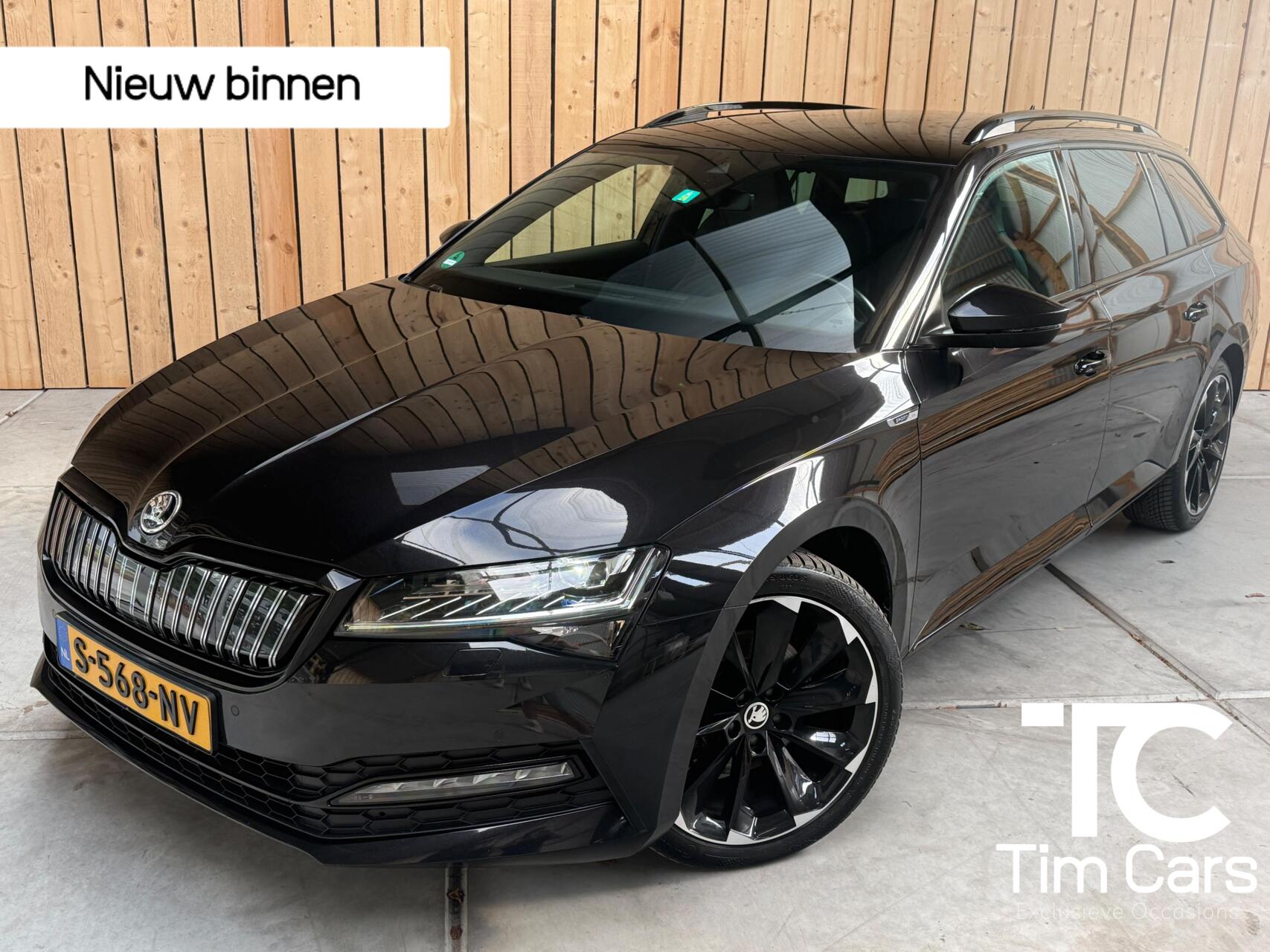 Skoda Superb 1.4 TSI iV Sportline Business Automaat | Achteruitrijcamera | Cruise & climate control | Extra getint glas | LED verlichting | Standkachel | Stoelverwarming | Parkeersensoren voor en achter 2022 - voorkant
