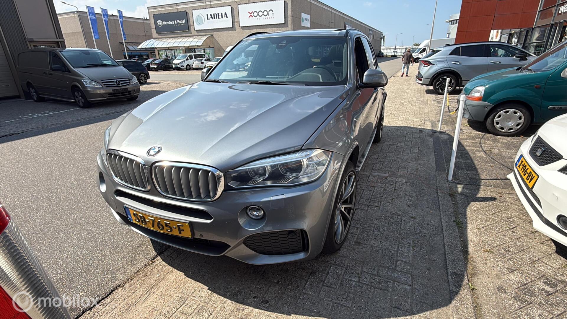 Foto van BMW X5 Xdrive30d
