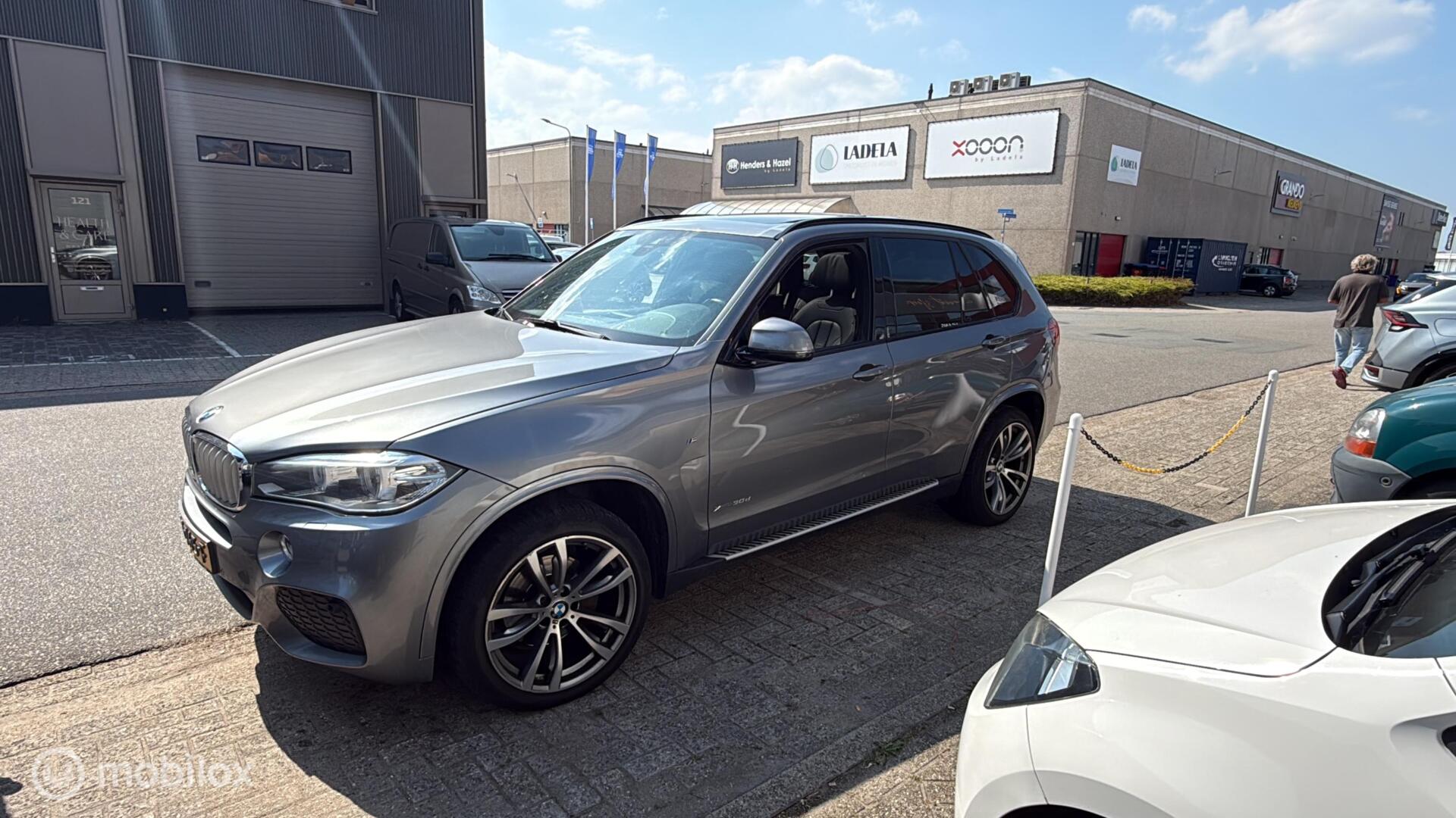Foto van BMW X5 Xdrive30d