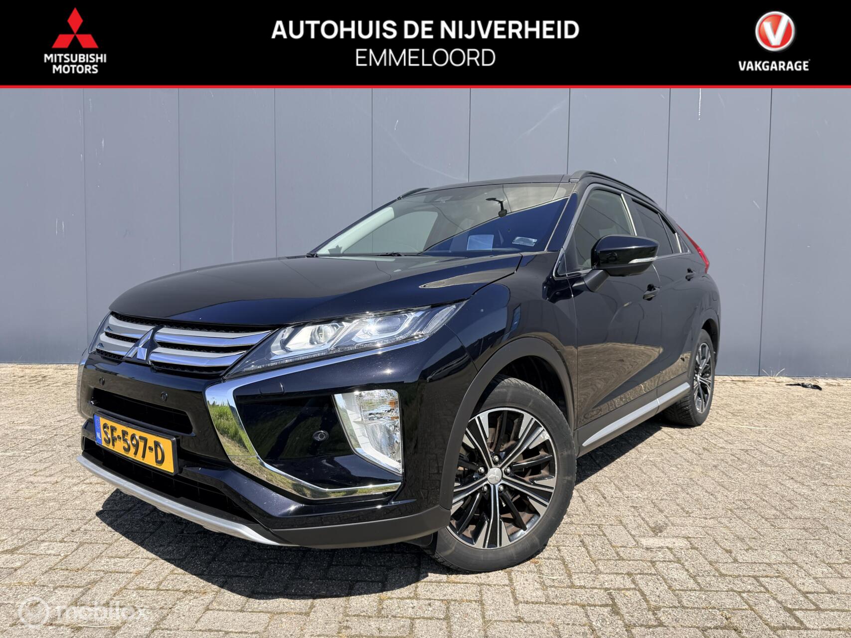 Mitsubishi Mitsubishi Eclipse Cross 1.5 DI-T First Edition Trekhaak Carplay 2018 - voorkant