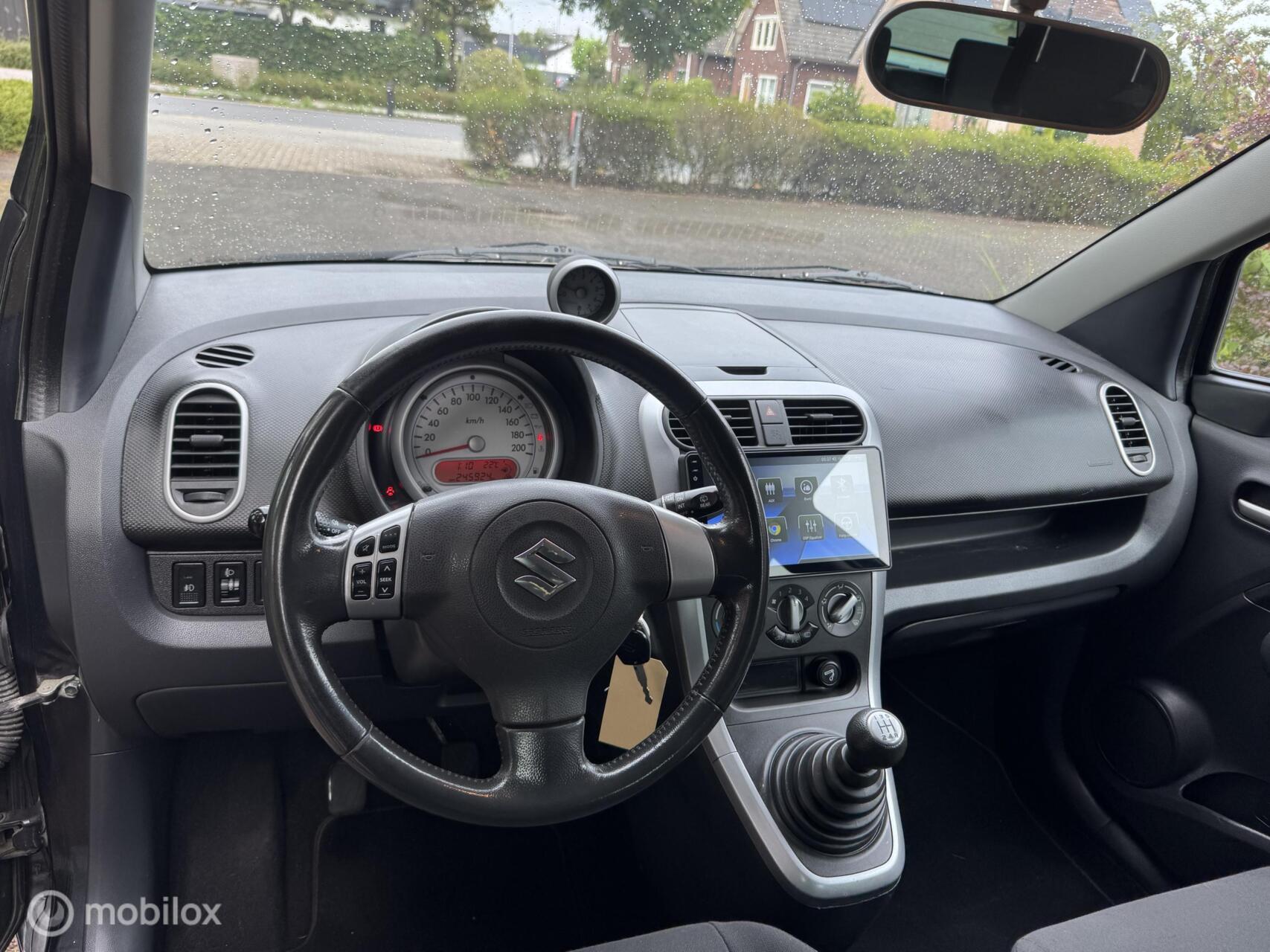 Foto van Suzuki Splash