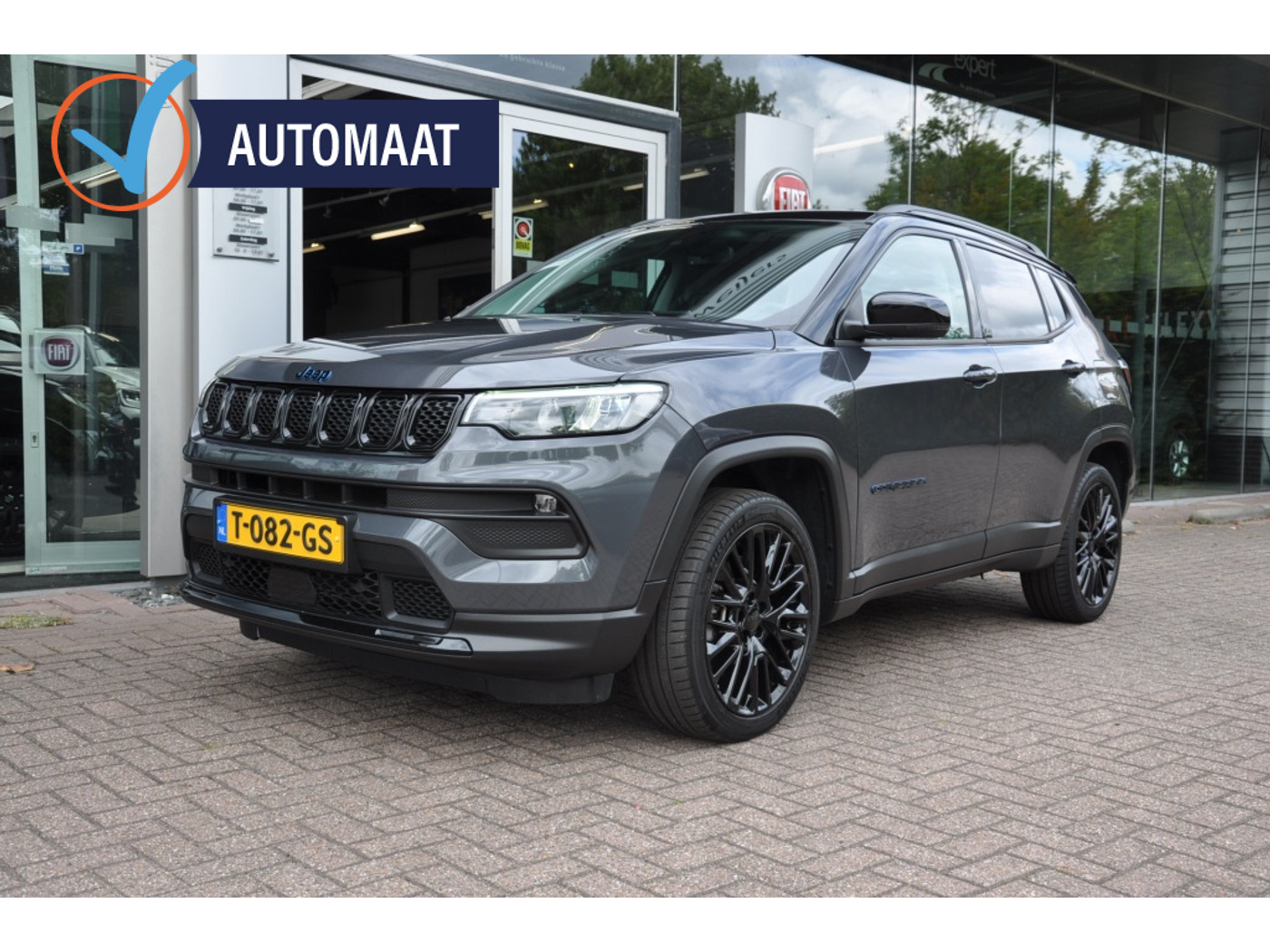 Jeep Compass 4xe 190 Hyb. N.Eagle Bus Pack Winter Pack 2023 - voorkant