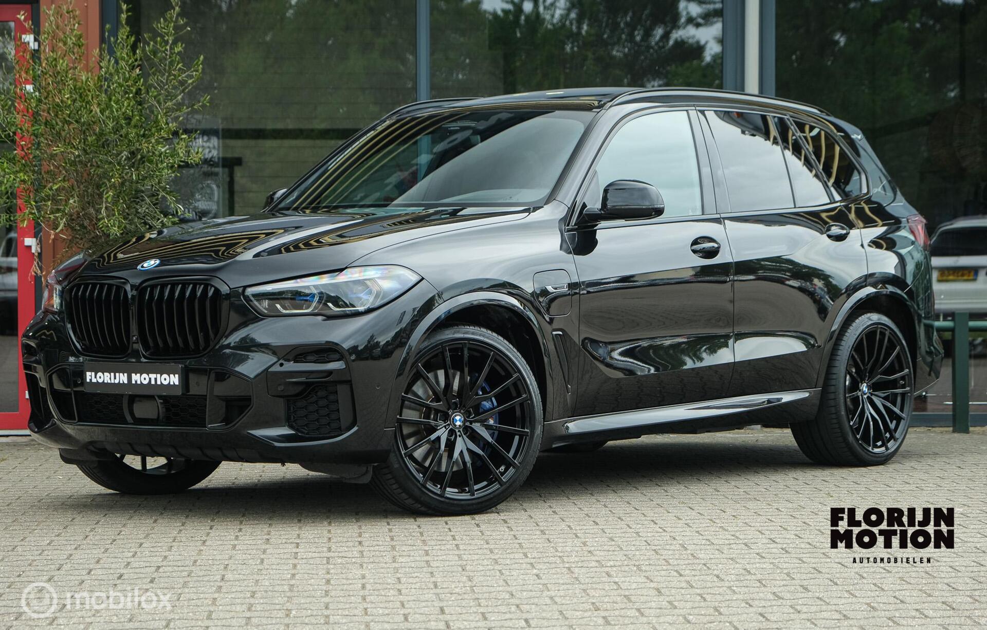 BMW X5 Xdrive45e xDrive45e High Executive | M-pakket | Laser | Pano | M-technik zetels| Stoelverwarming en ventilatie | Trekhaak | 360 camera | Dealer onderhouden | 22 Inch | Ambient | DAB+ 2022 - voorkant