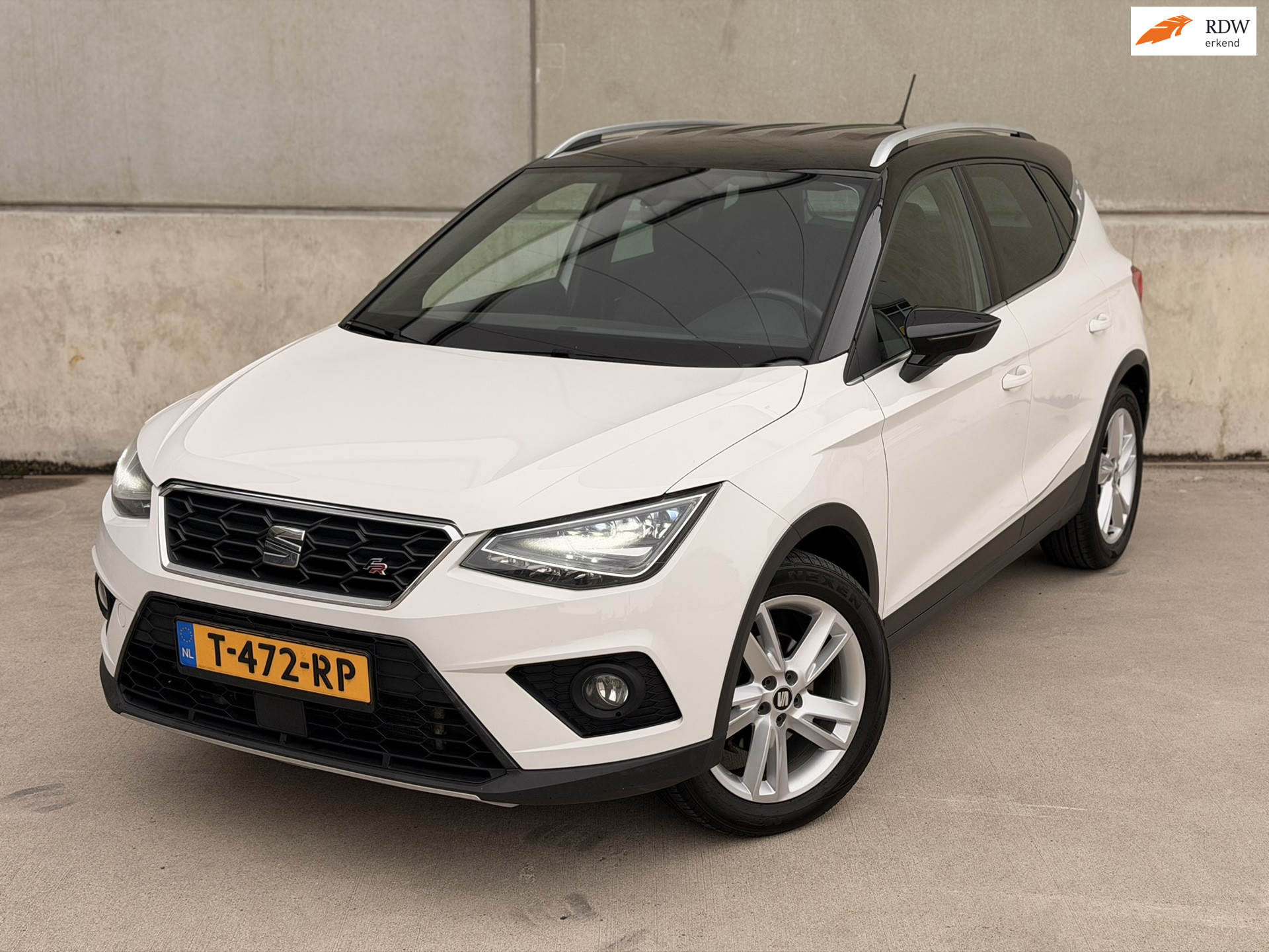 Seat Arona 1.0 TSI FR Trekhaak CarPlay Keyless Navi ACC Stoelverwarming 2020 - voorkant