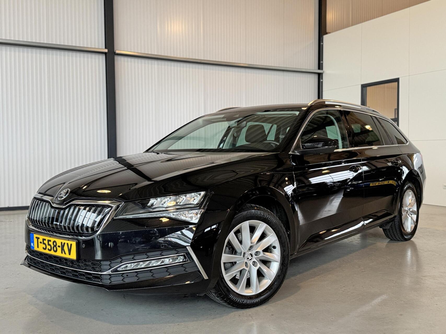Skoda Superb 1.4 TSI 150kW iV PHEV Business Edition Plus|Adapt.Cruise|Camera|Trekhaak| 2023 - voorkant