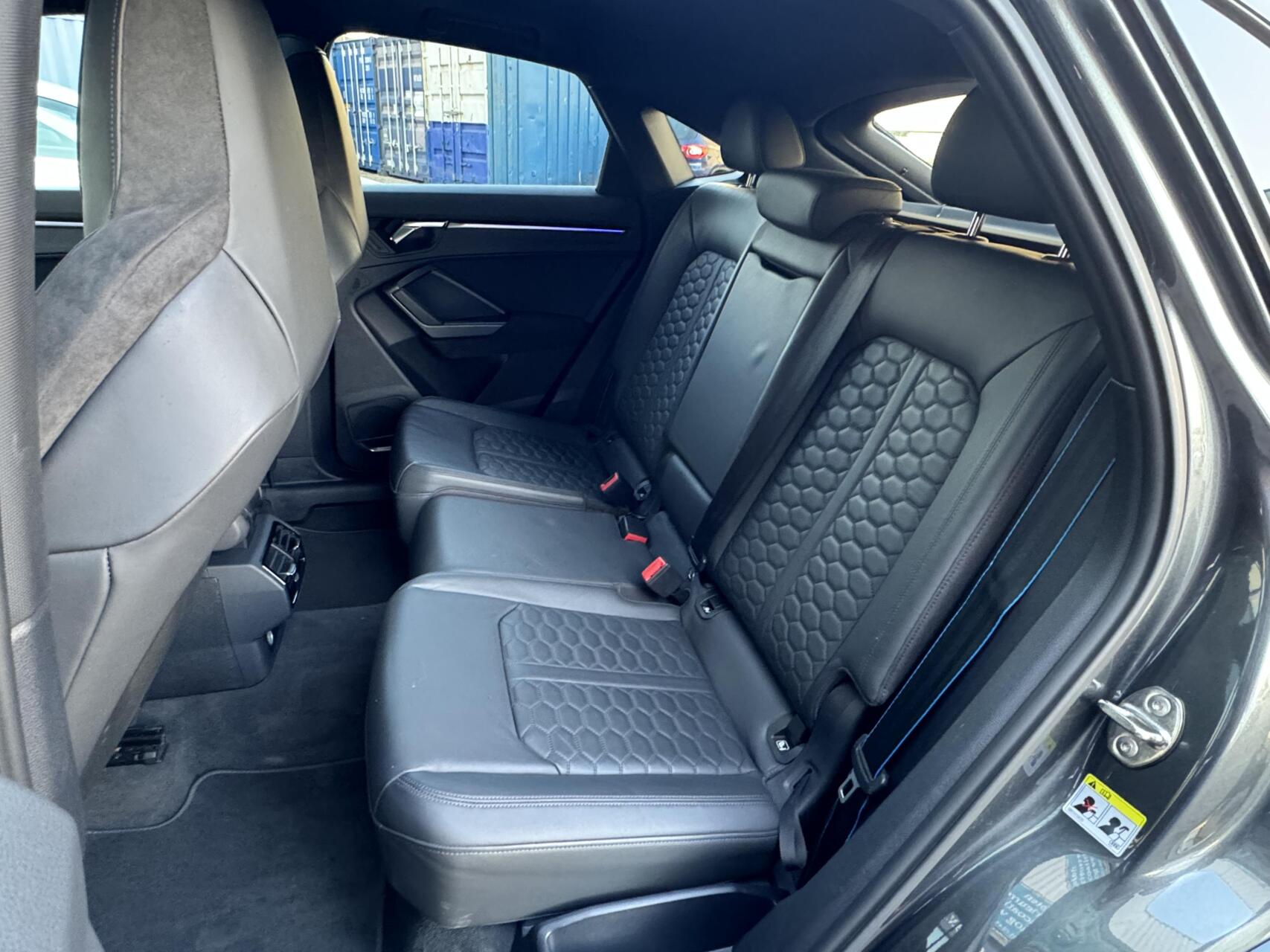 Foto van Audi RS Q3 Sportback