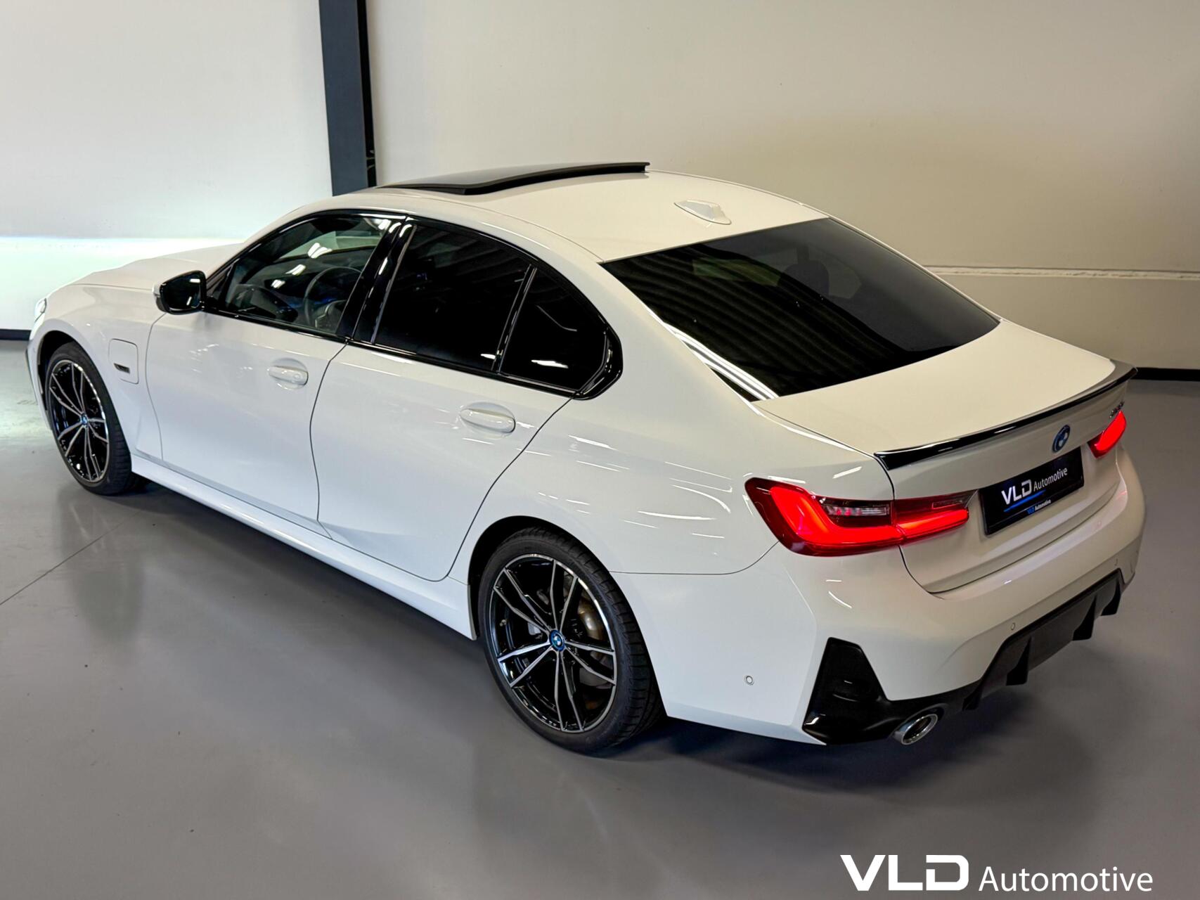 Foto van BMW 330e