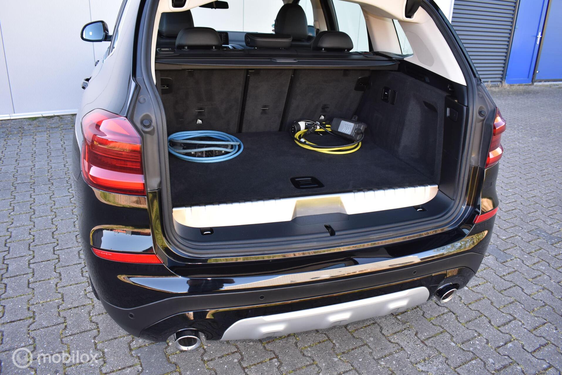 Foto van BMW X3 Xdrive30e