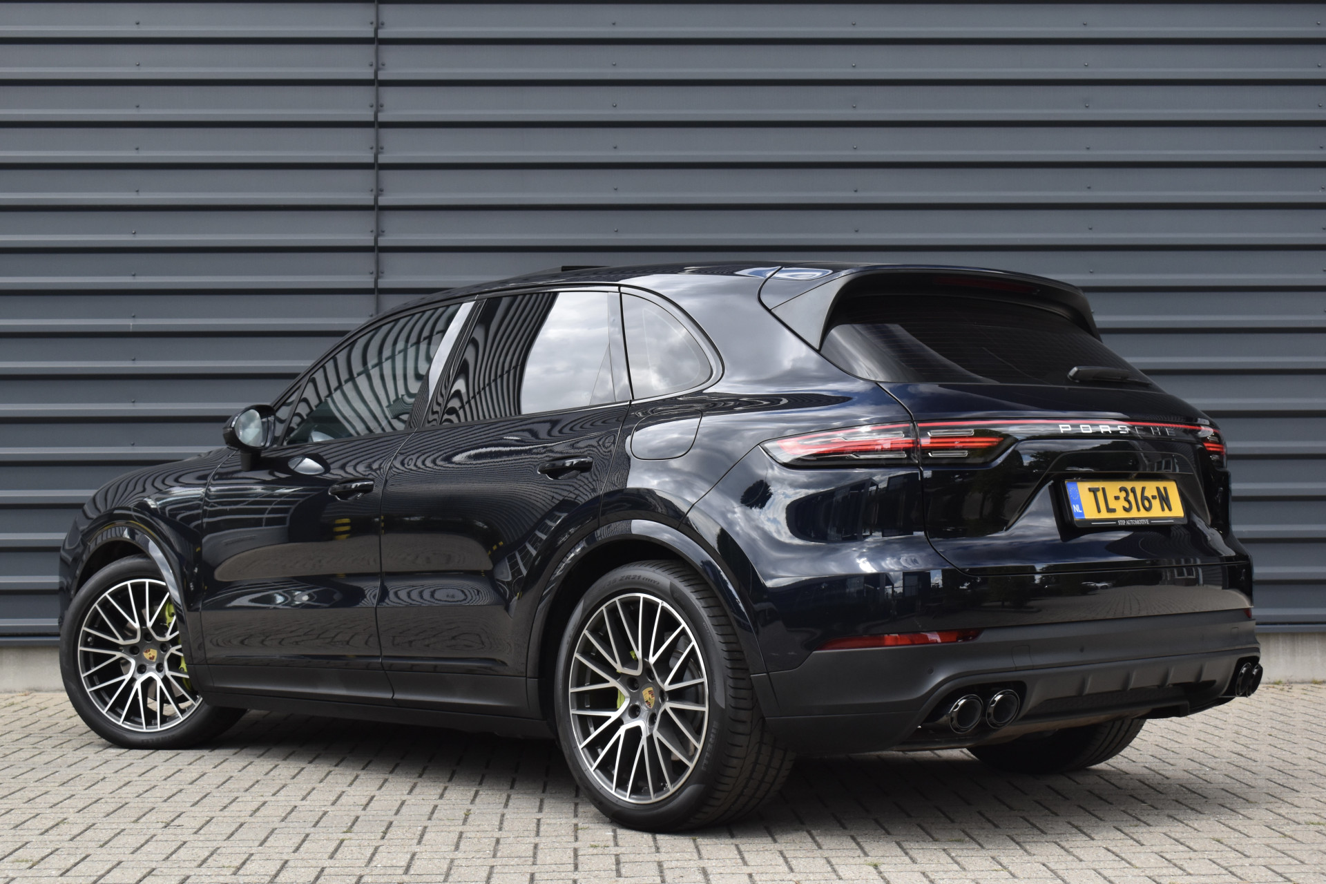 Foto van Porsche Cayenne E-hybrid