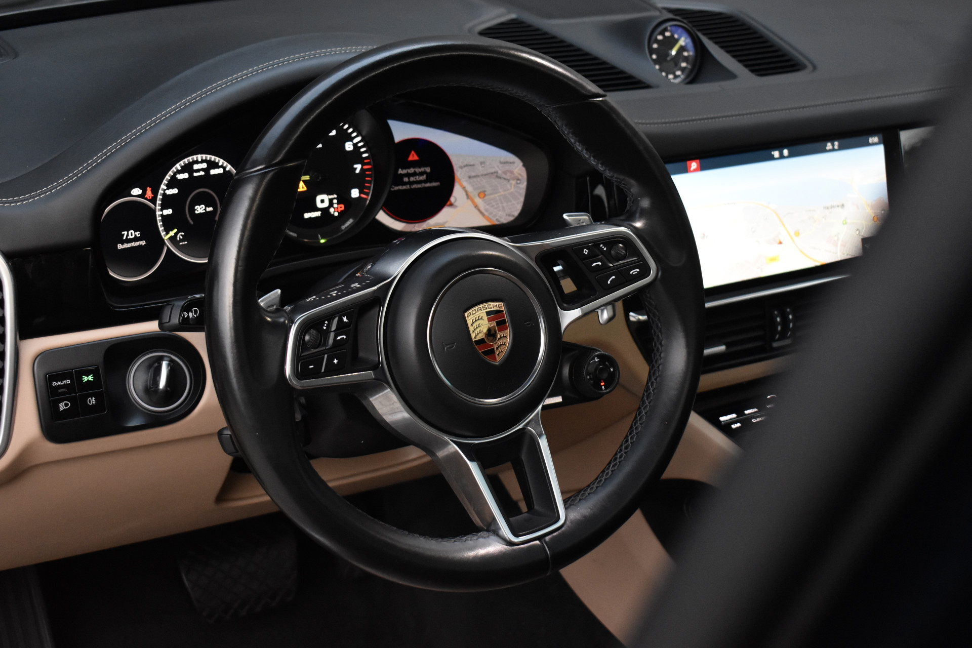 Foto van Porsche Cayenne E-hybrid