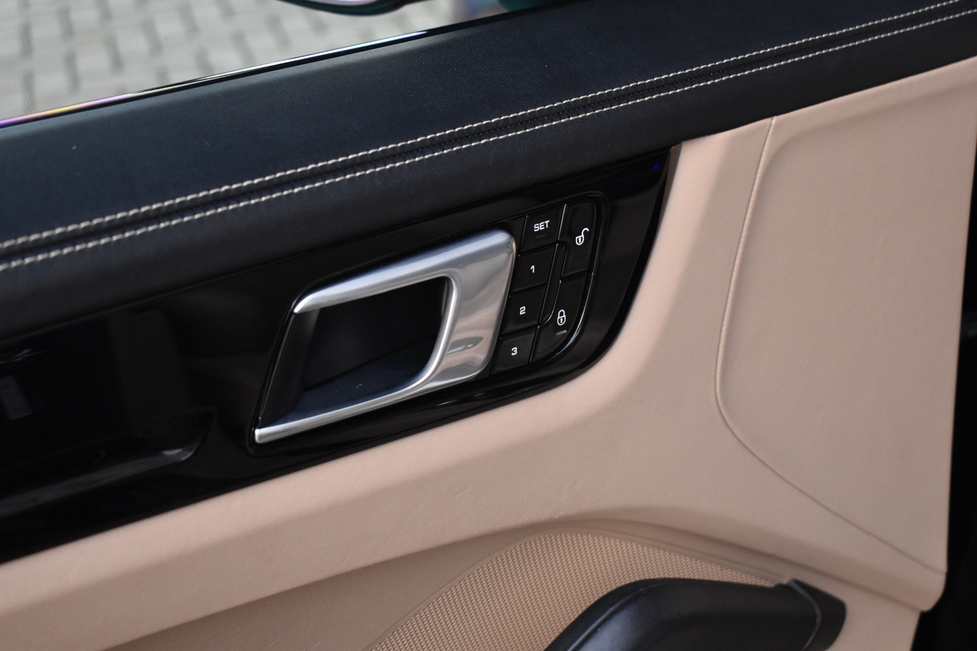 Foto van Porsche Cayenne E-hybrid