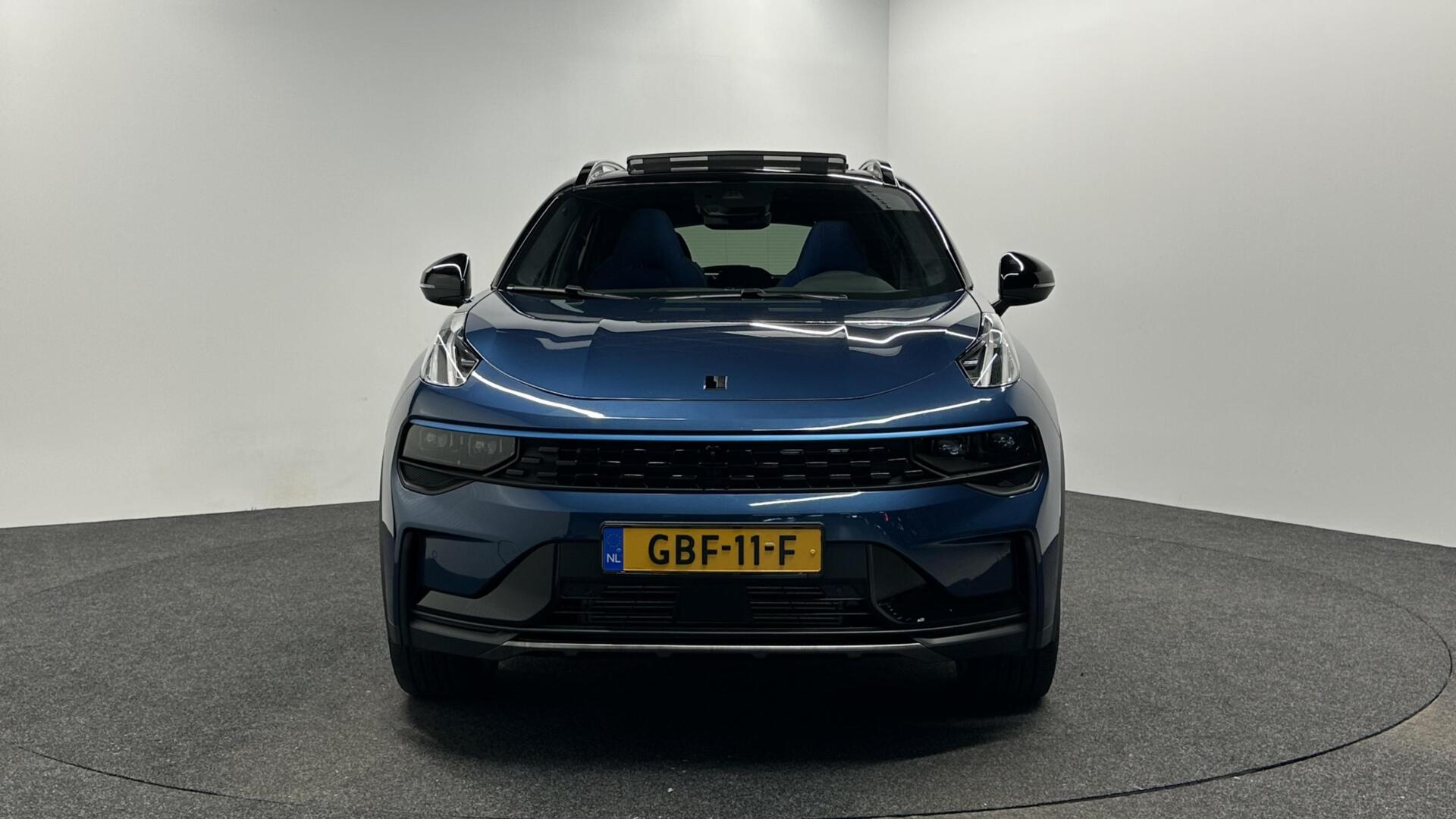 Foto van LYNK & Co 01