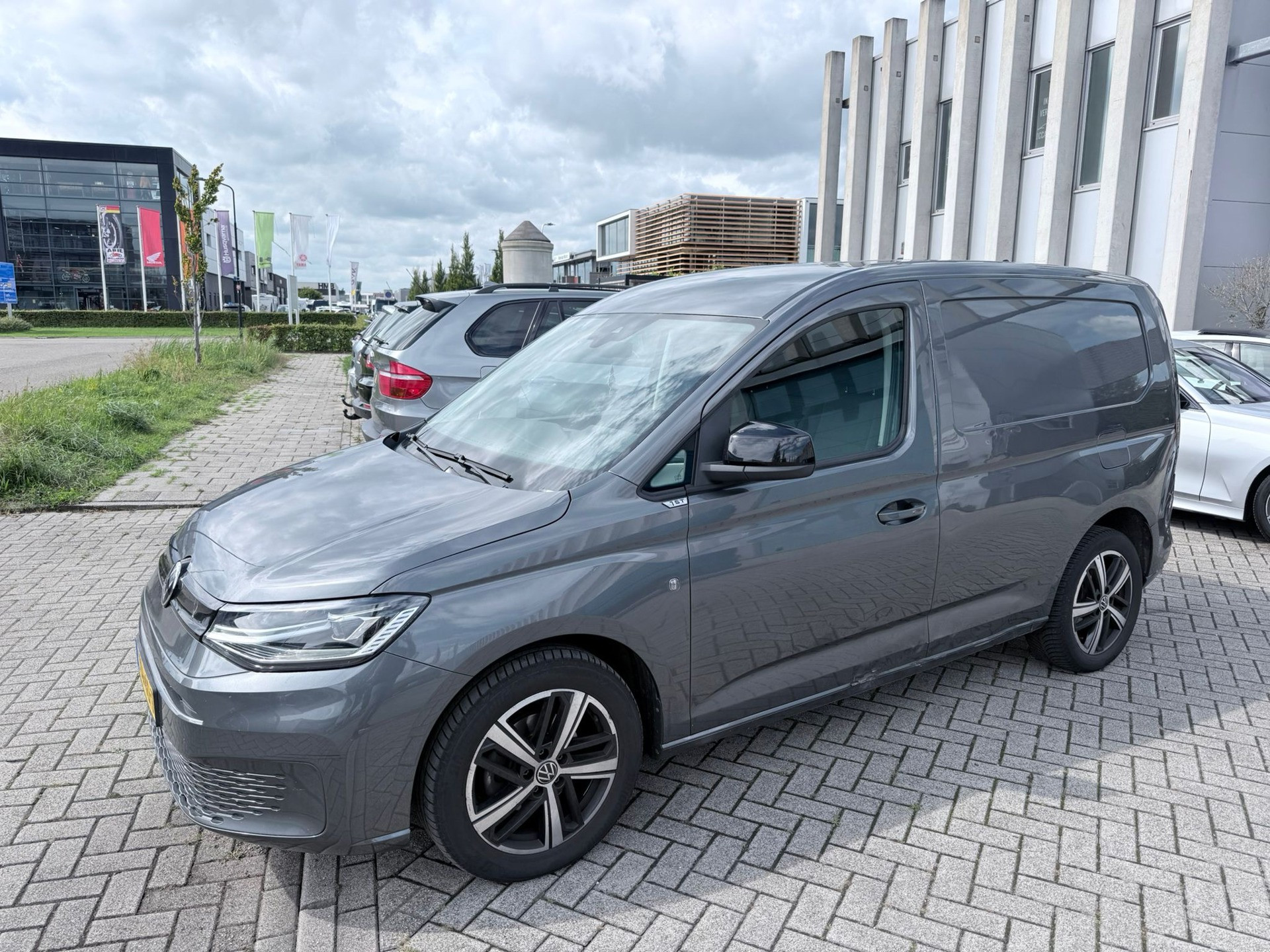 Volkswagen Caddy Modified Partition Wall 2.0 TDI 1st Edition LICHTE SCHADE! INRUIL MOGELIJK! 2021 - voorkant