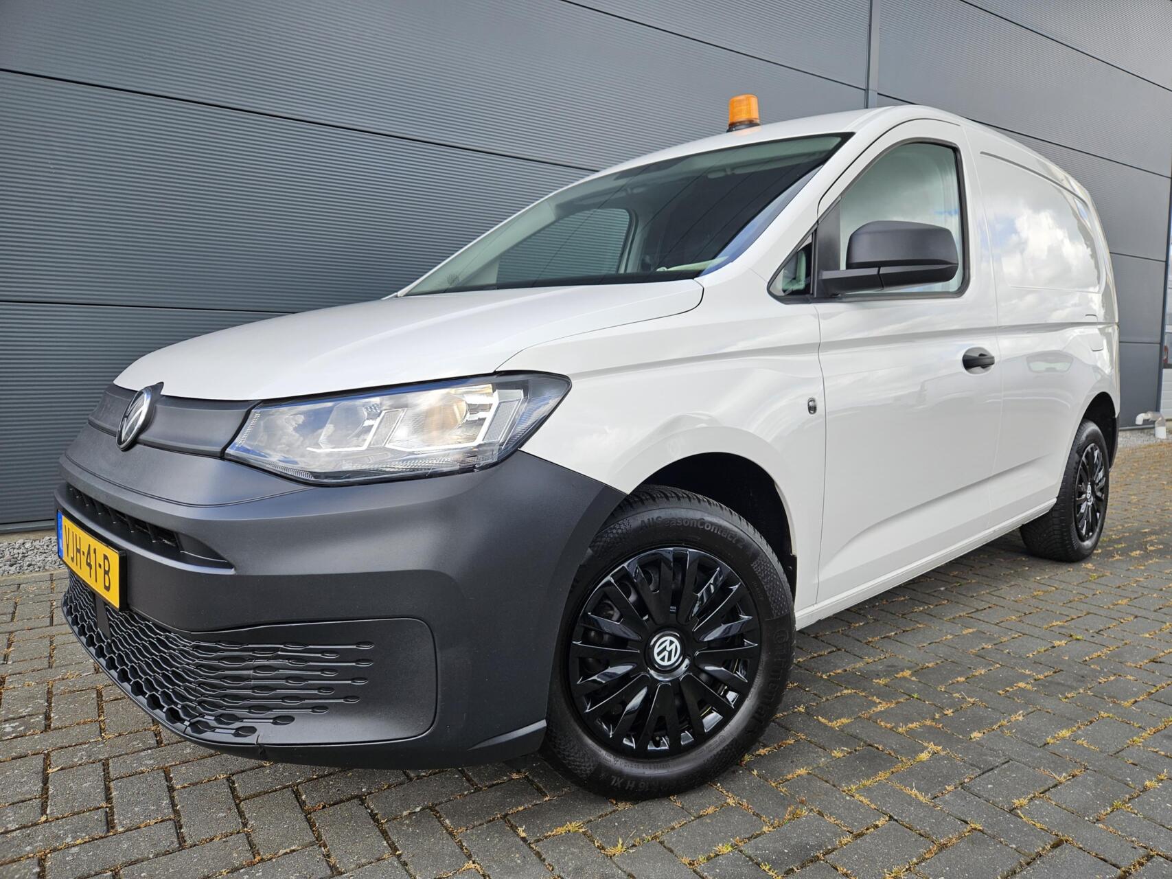 Foto van Volkswagen Caddy Modified Partition Wall