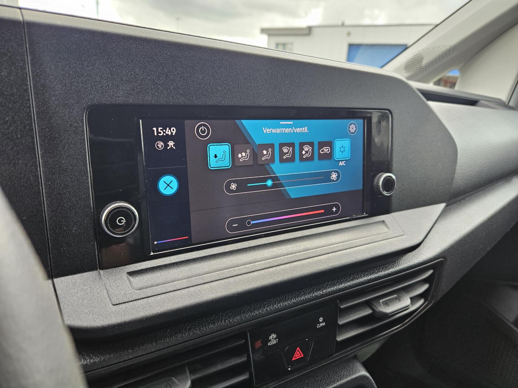 Foto van Volkswagen Caddy Modified Partition Wall