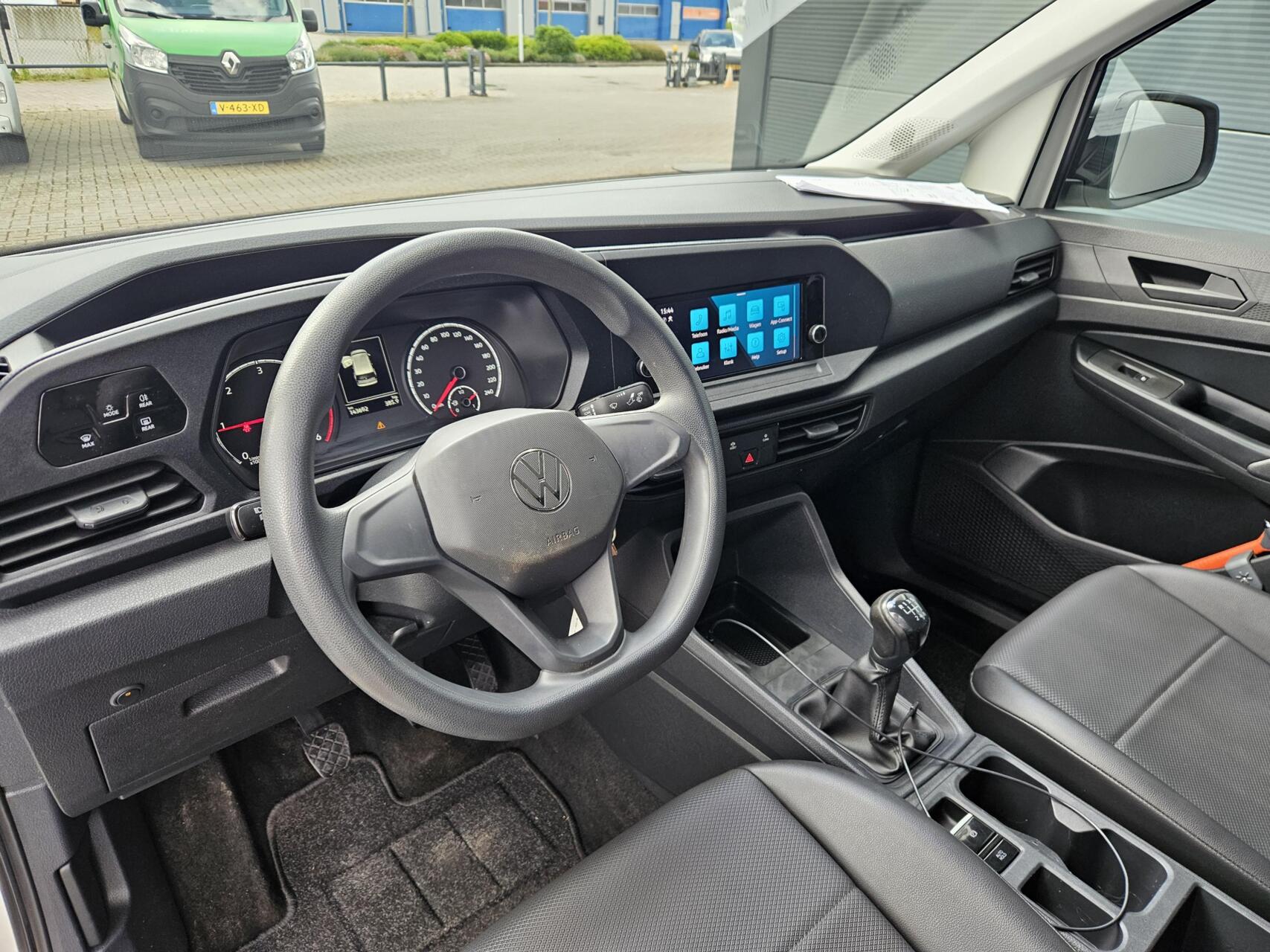 Foto van Volkswagen Caddy Modified Partition Wall