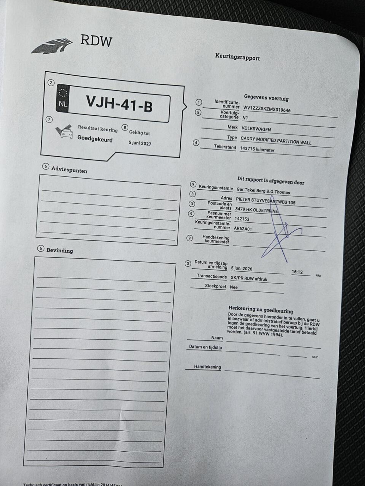Foto van Volkswagen Caddy Modified Partition Wall