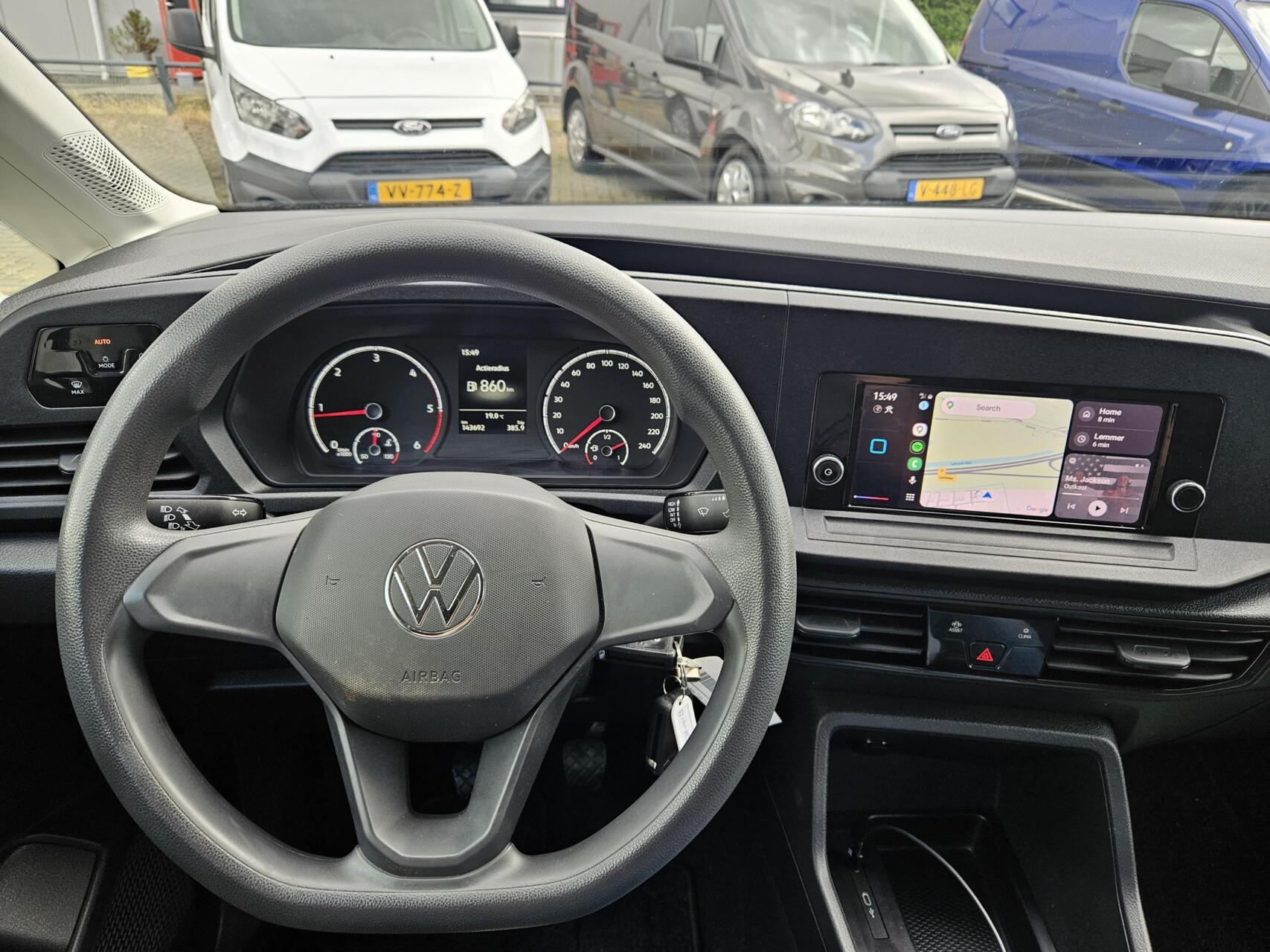Foto van Volkswagen Caddy Modified Partition Wall