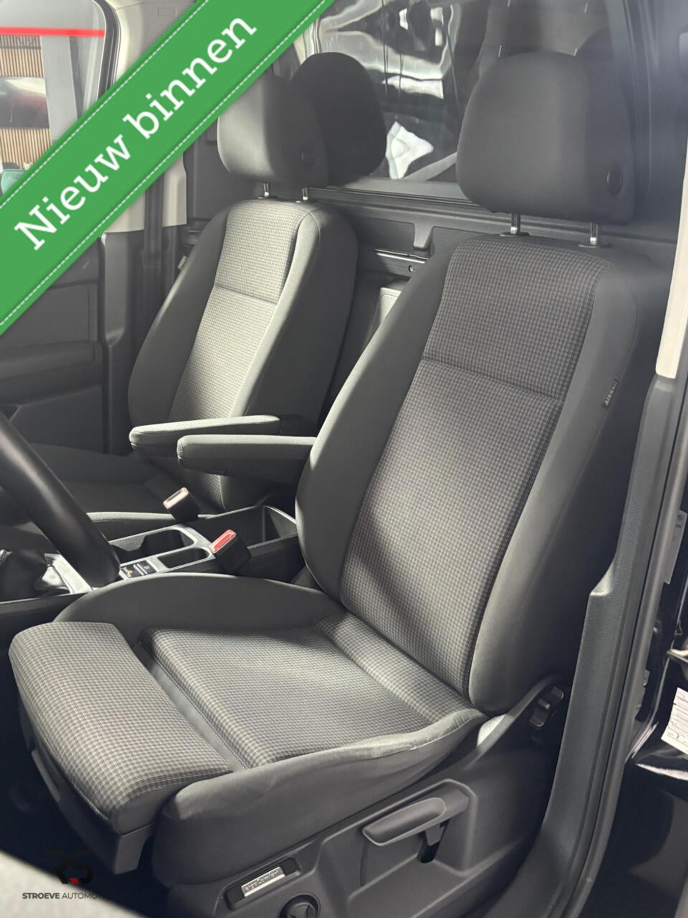 Foto van Volkswagen Caddy Modified Partition Wall
