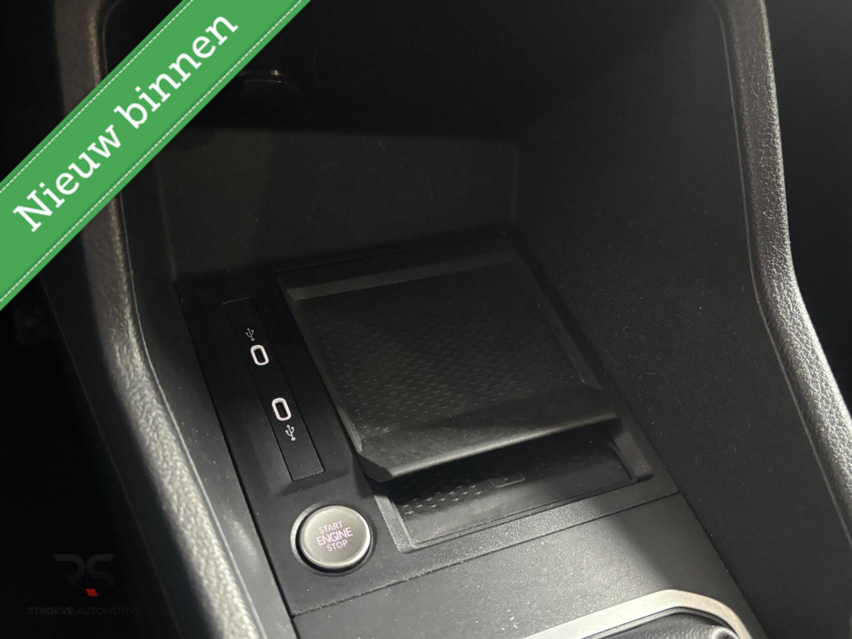 Foto van Volkswagen Caddy Modified Partition Wall