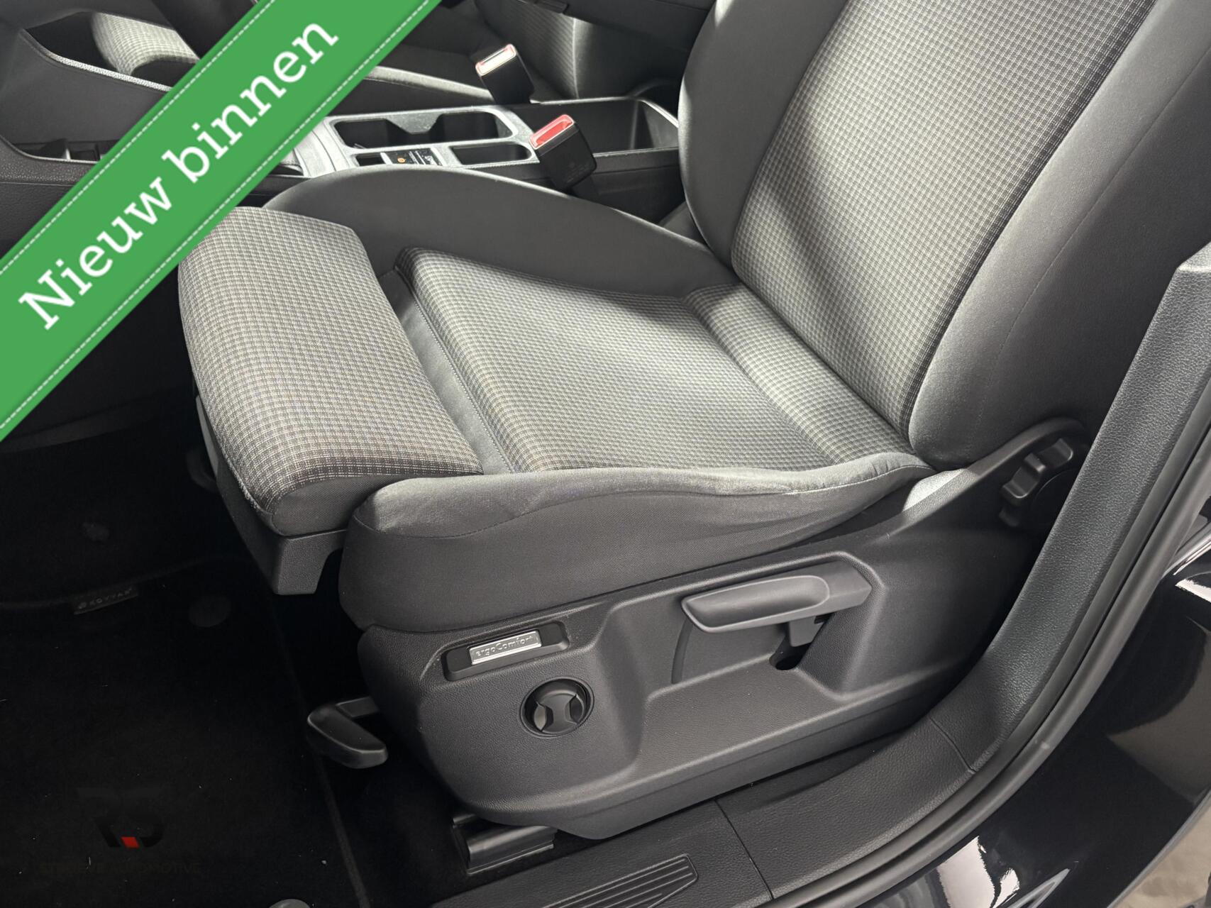 Foto van Volkswagen Caddy Modified Partition Wall