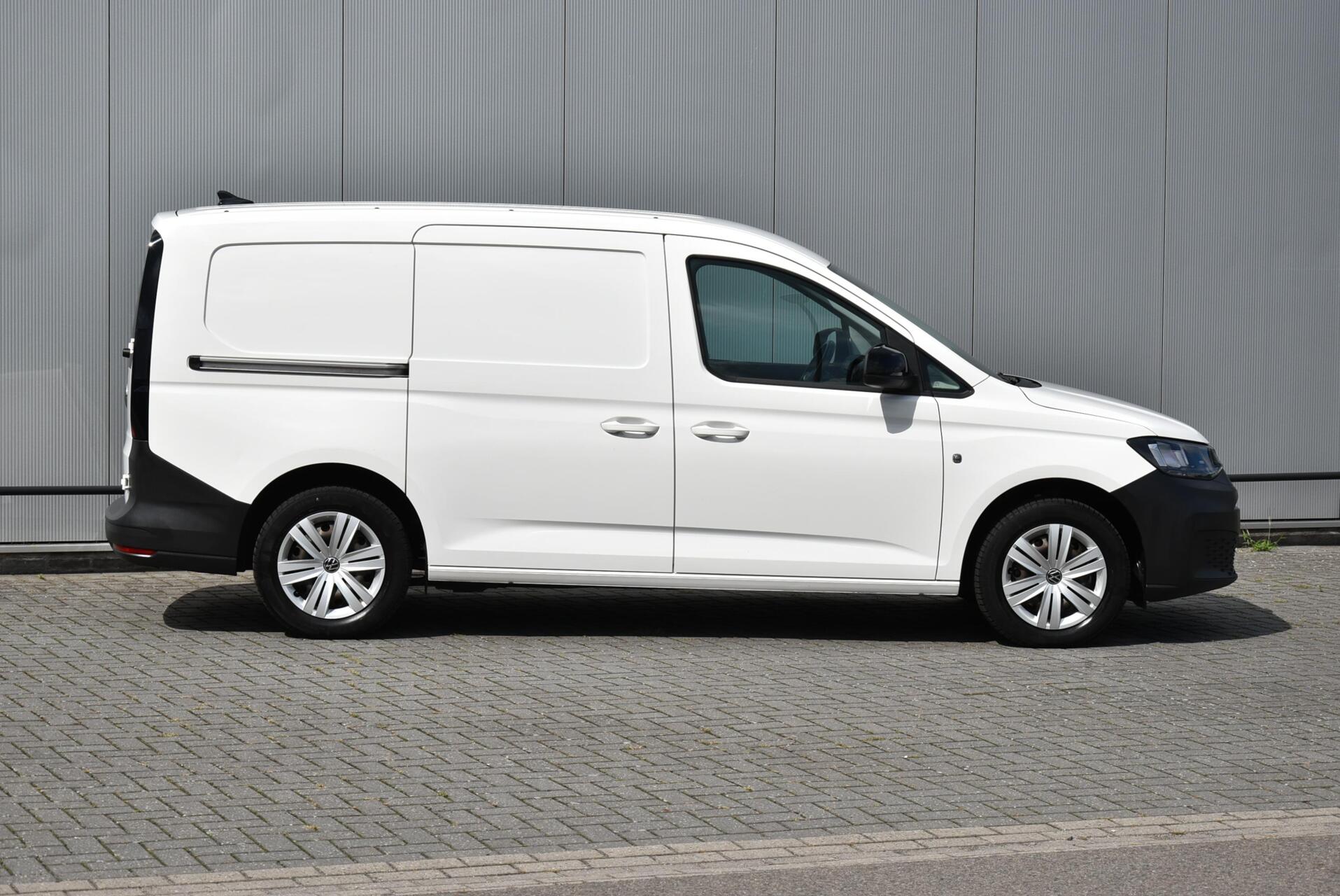 Foto van Volkswagen Caddy Modified Partition Wall
