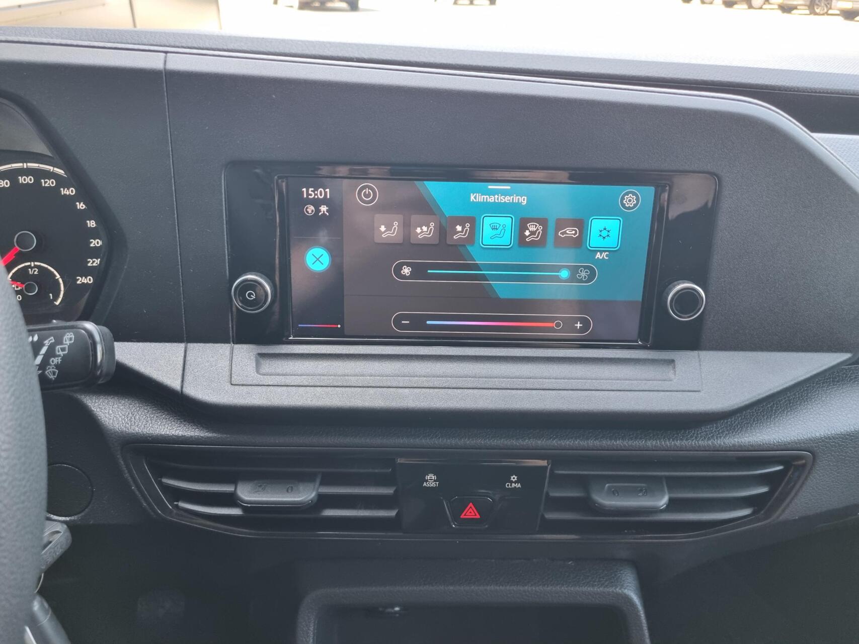 Foto van Volkswagen Caddy Modified Partition Wall