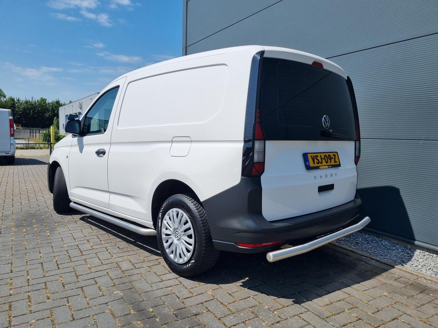 Foto van Volkswagen Caddy Modified Partition Wall
