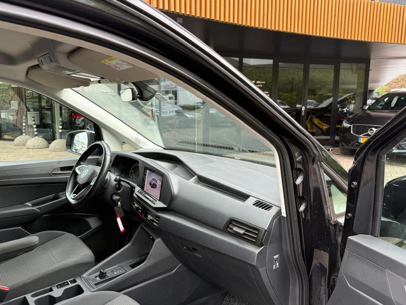 Foto van Volkswagen Caddy Modified Partition Wall