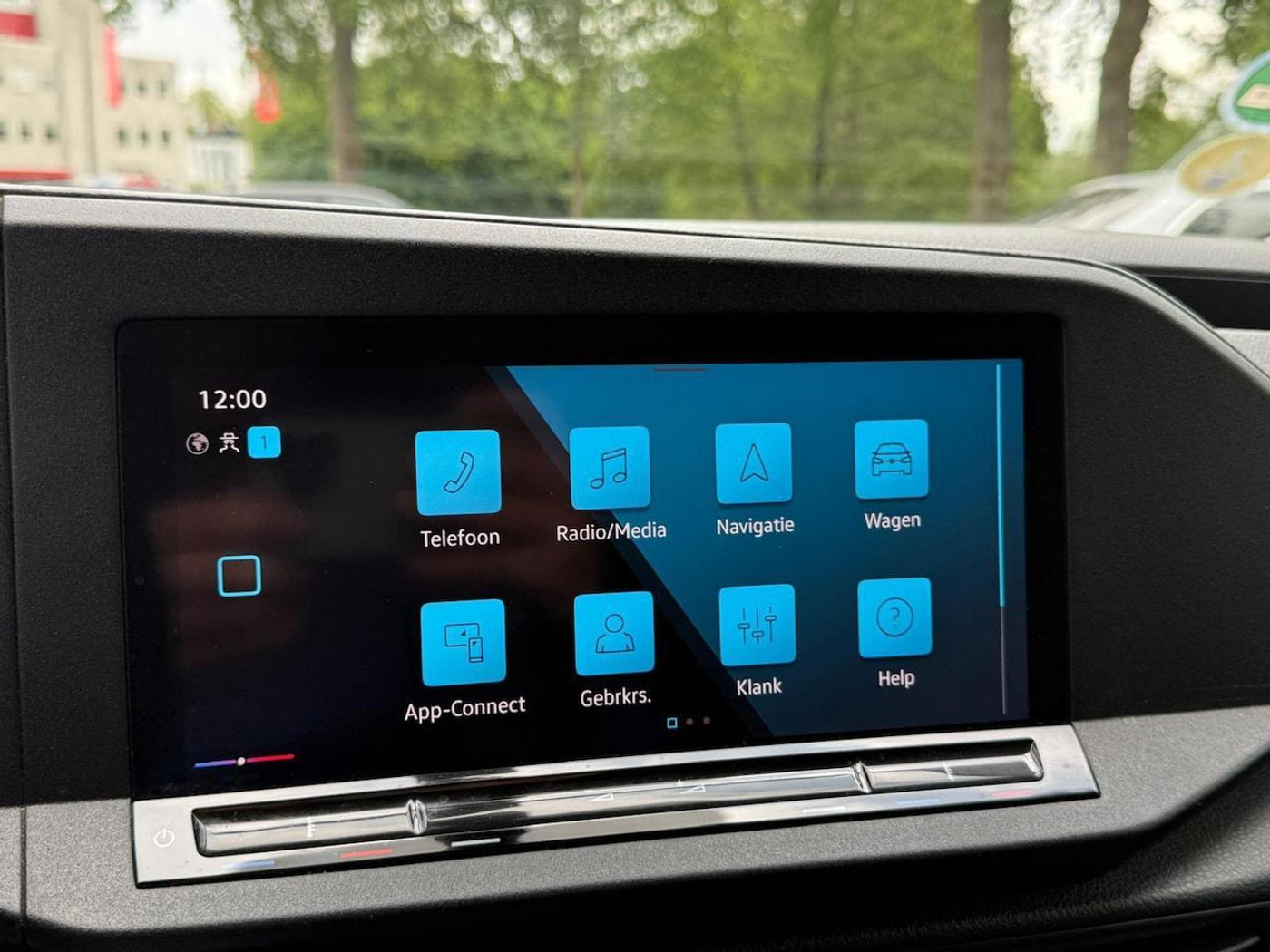 Foto van Volkswagen Caddy Modified Partition Wall