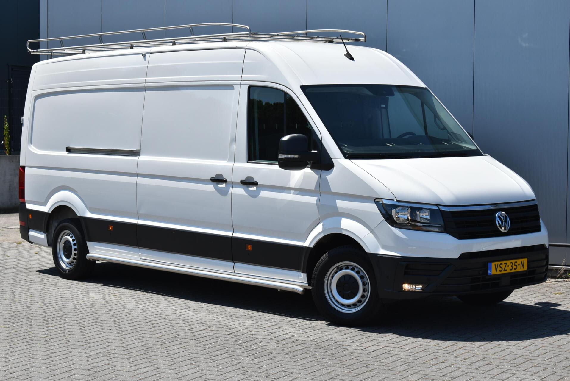 Volkswagen Crafter 35 2.0 TDI L4H3 Highline 2022 - voorkant