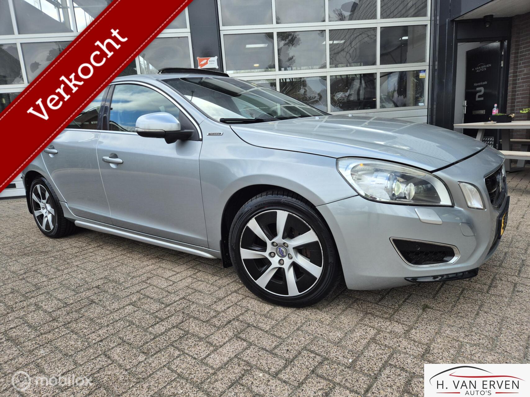 Volvo V60 Plug In Hybrid 2.4 D6 AWD Plug-In Hybrid SUMMUM 2013 - voorkant