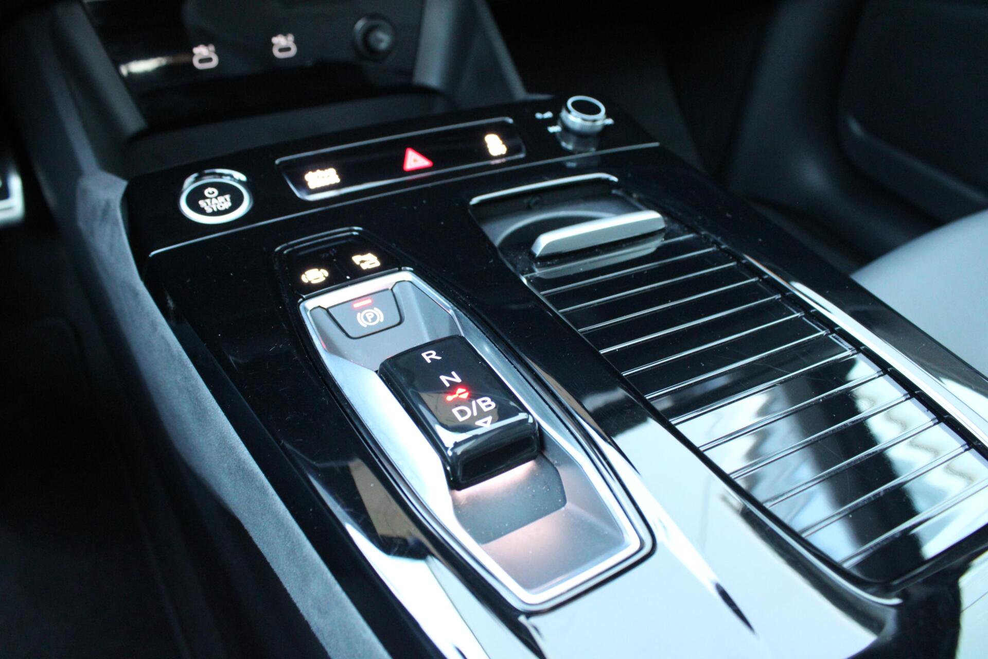 Foto van Audi Q6 Suv E-tron Performance