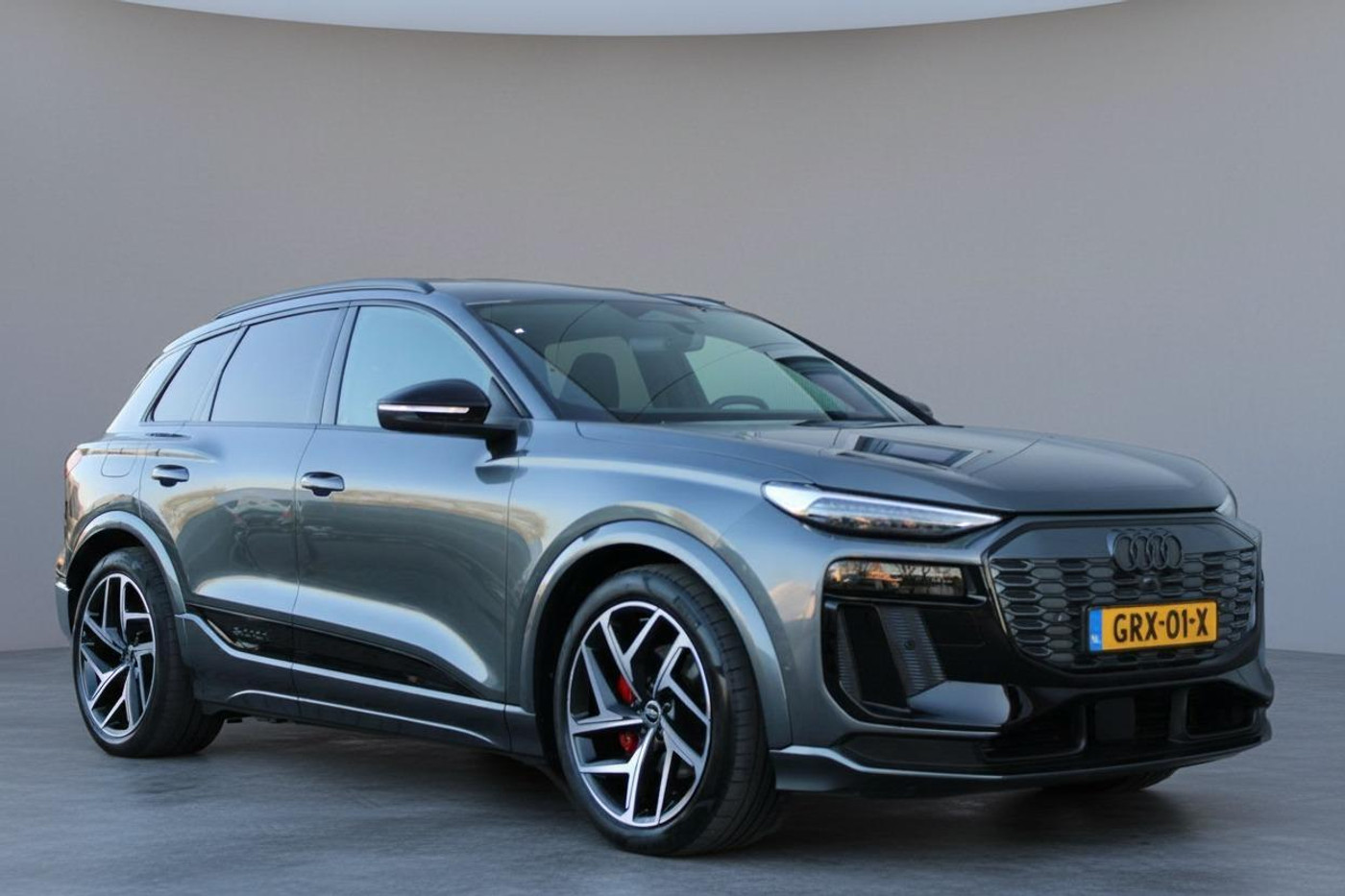 Foto van Audi Q6 Suv E-tron Performance