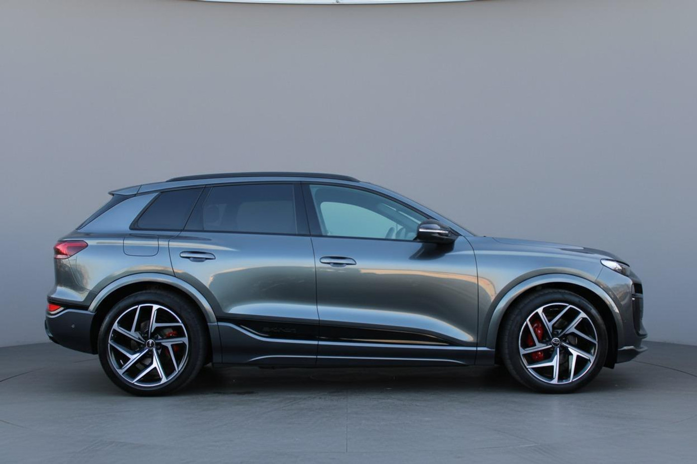 Foto van Audi Q6 Suv E-tron Performance