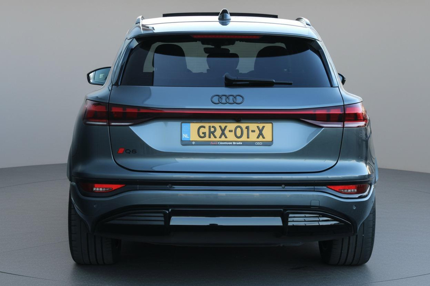 Foto van Audi Q6 Suv E-tron Performance