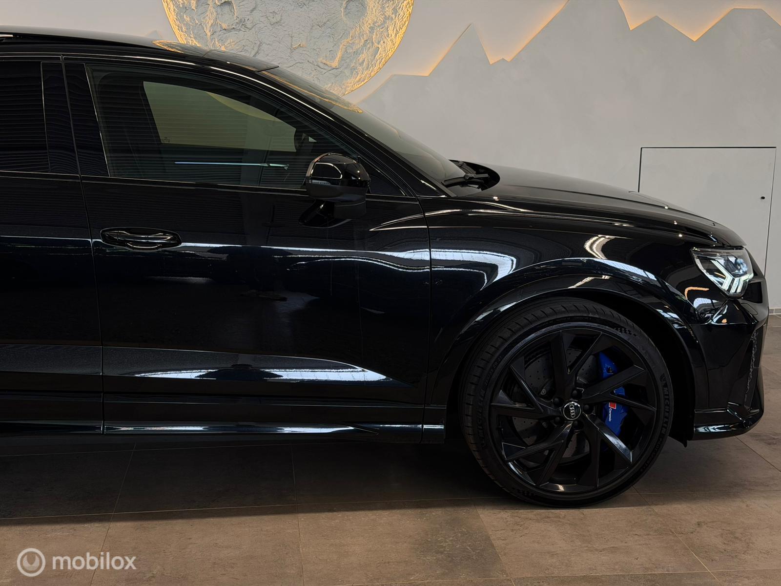 Foto van Audi RS Q3 Sportback