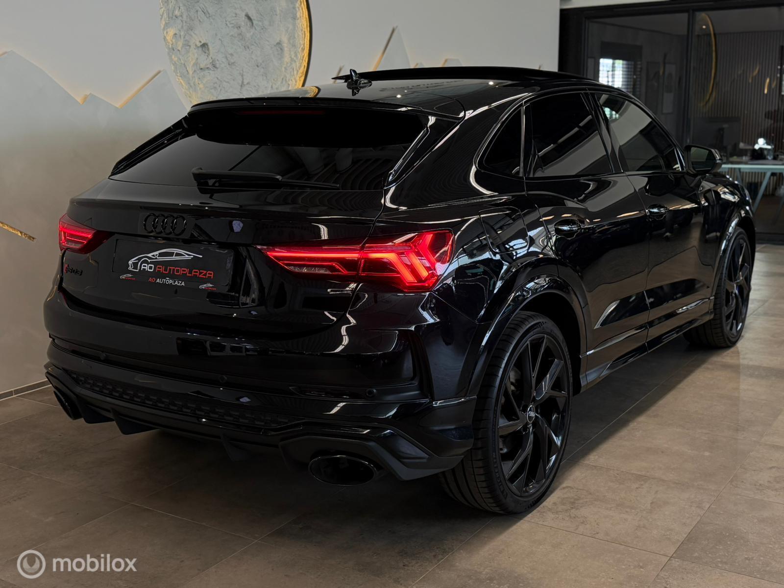 Foto van Audi RS Q3 Sportback