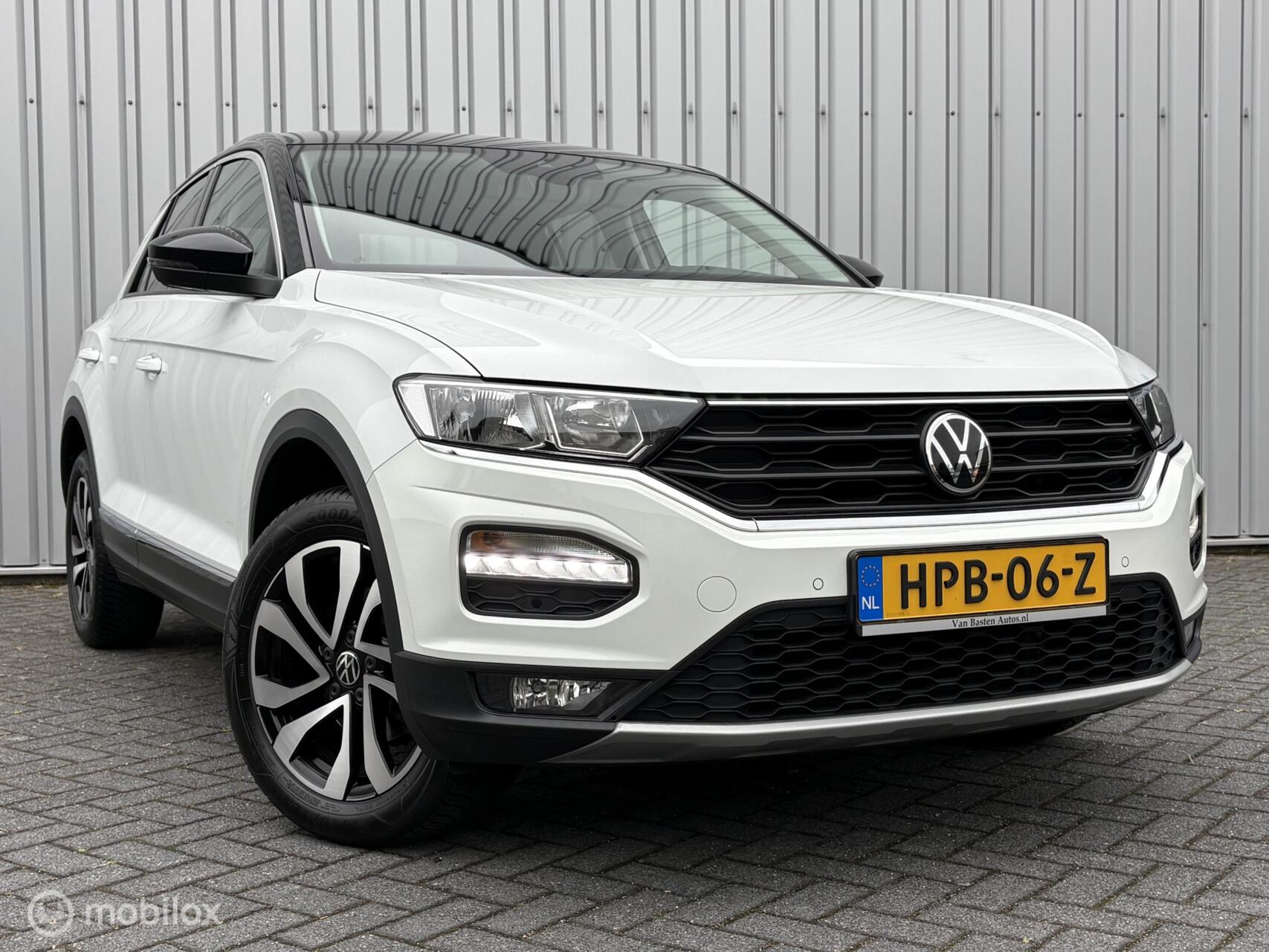 Volkswagen T-roc 1.5 TSI Active | Aut | Trekhaak | Camera | PDC | LED | Apple Carplay | Volledige historie | 2021 - voorkant