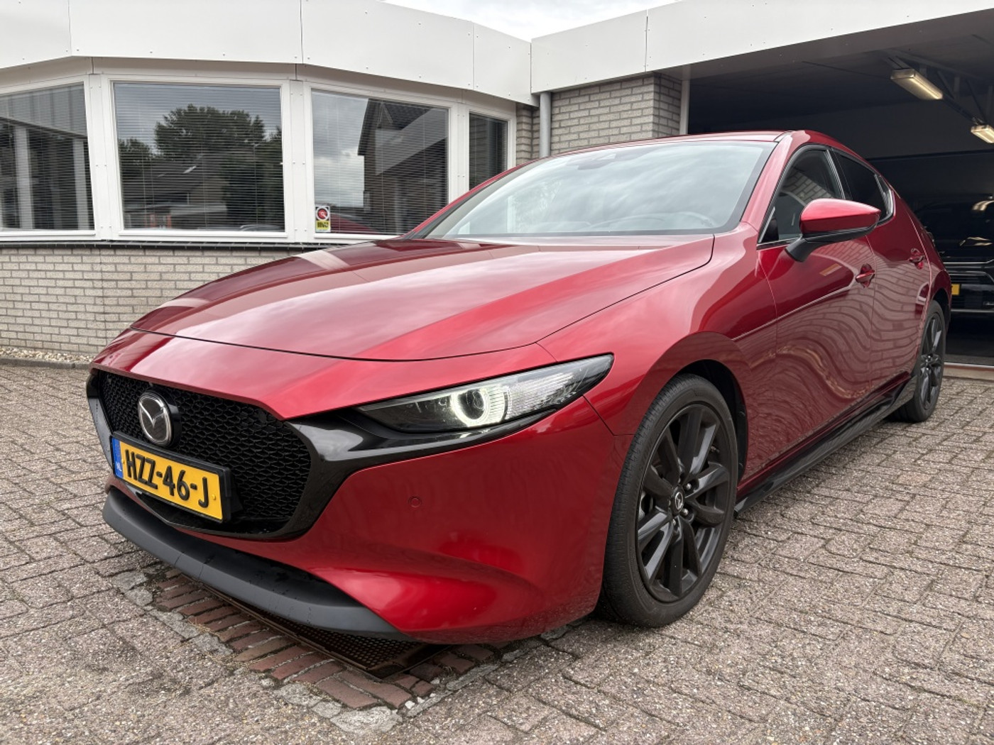 Mazda Mazda3 2.0 SkyActiv 122pk Bose / Navi 2020 - voorkant