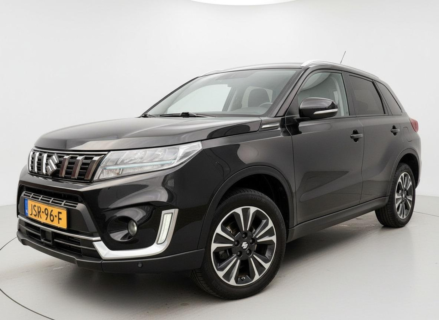 Suzuki Vitara 1.4 Hybrid Turbo Camera Led Cruise Navi Pdc 2020 Eerste Eigenaar Facelift Model Hoge Instap Vol opties 2020 - voorkant
