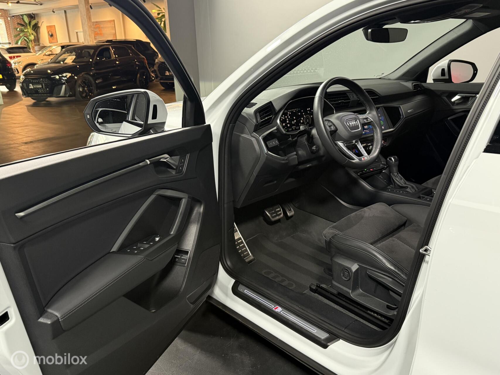 Foto van Audi Q3 E-tron
