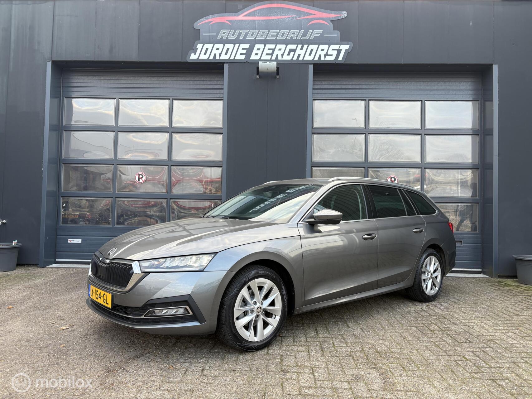 Skoda Octavia 1.0 TSI Business Edition 2023 - voorkant