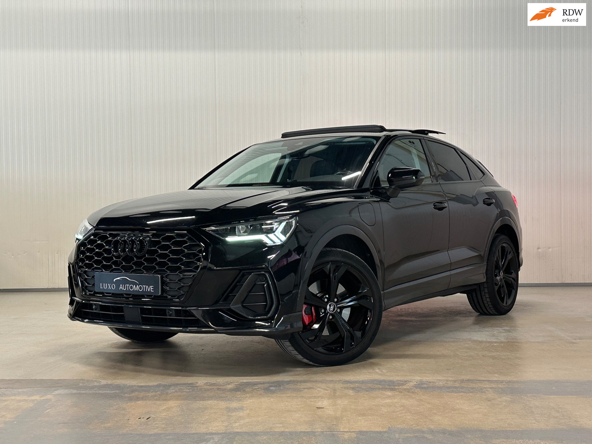 Audi Q3 Sportback E-tron 45 TFSI e S Edition | PANO | KEYLESS | BLACK OPTIC 2022 - voorkant
