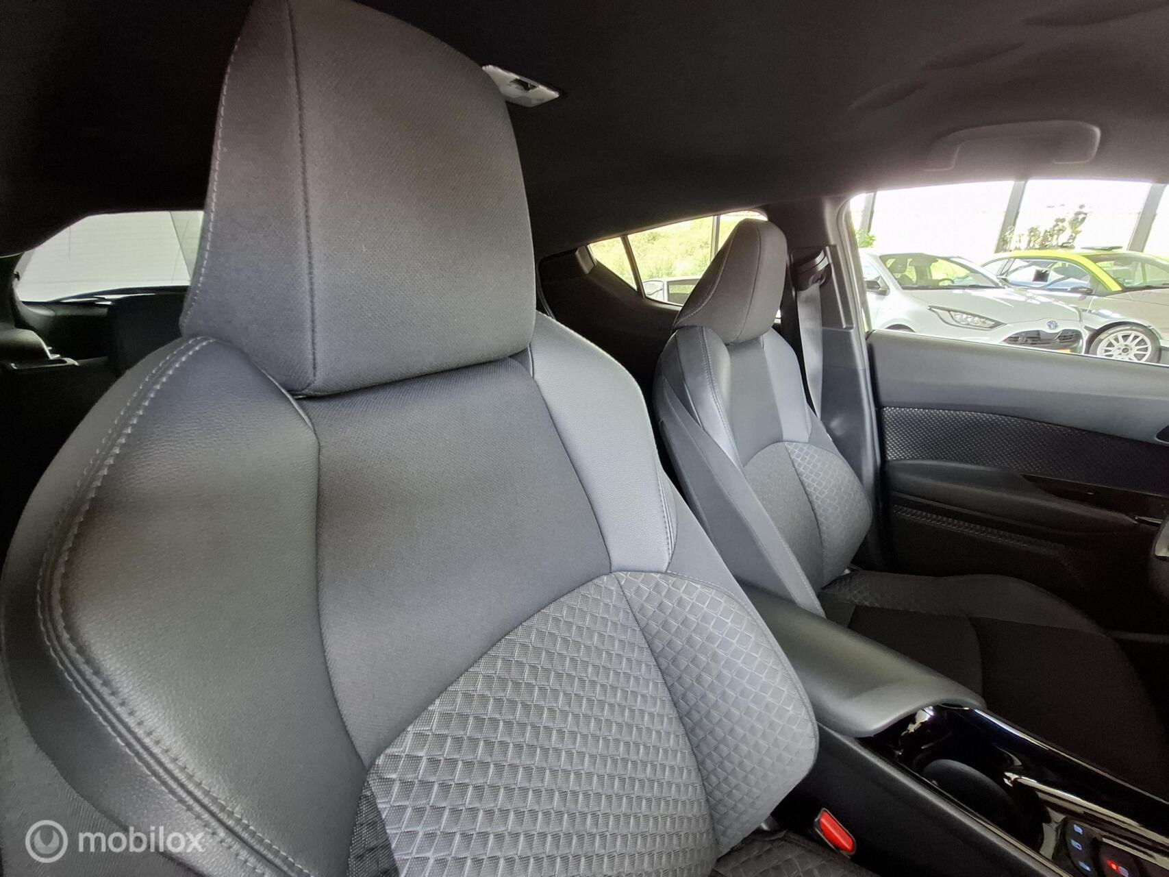 Foto van Toyota Toyota C-hr