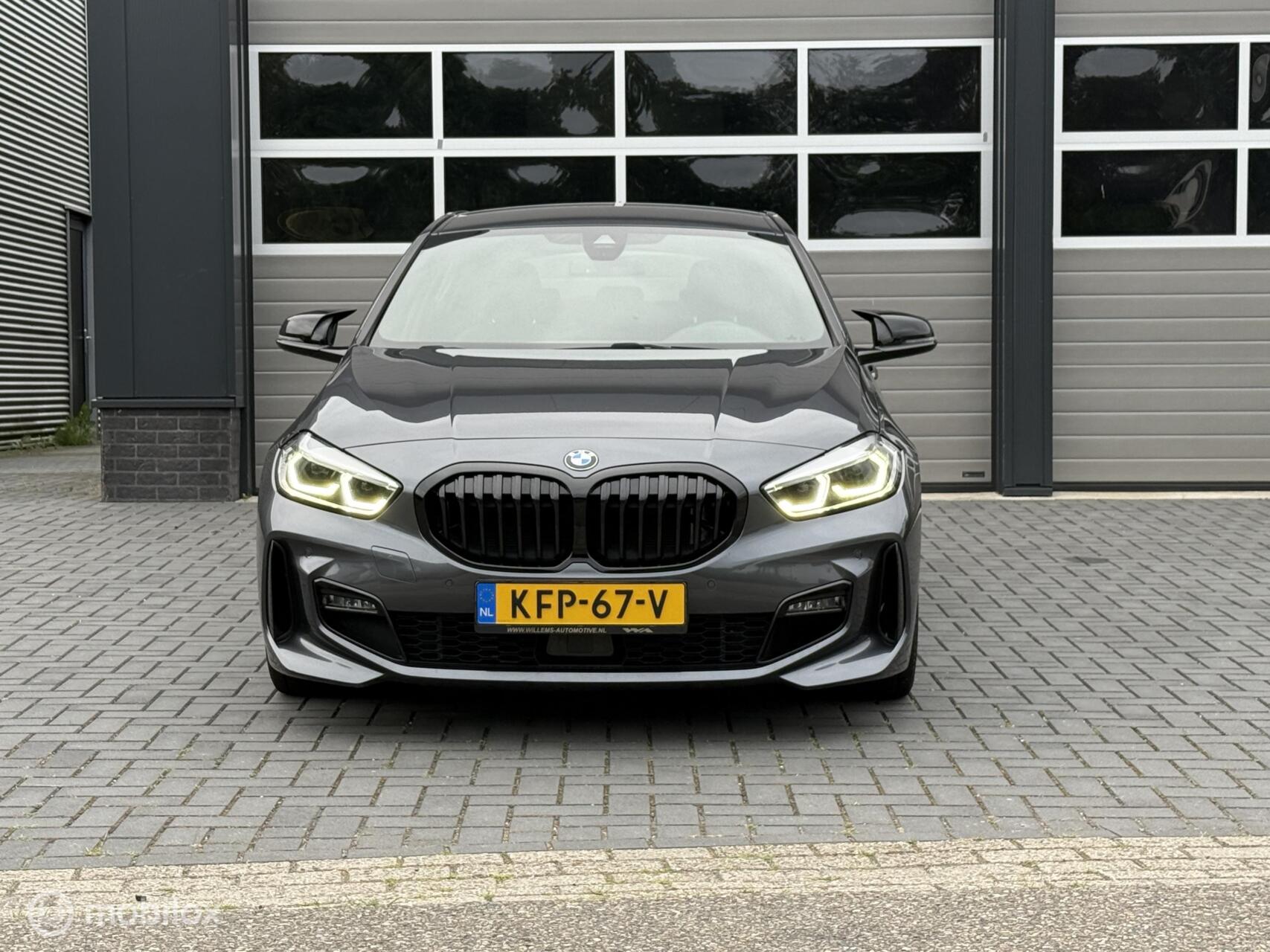 Foto van BMW 118i