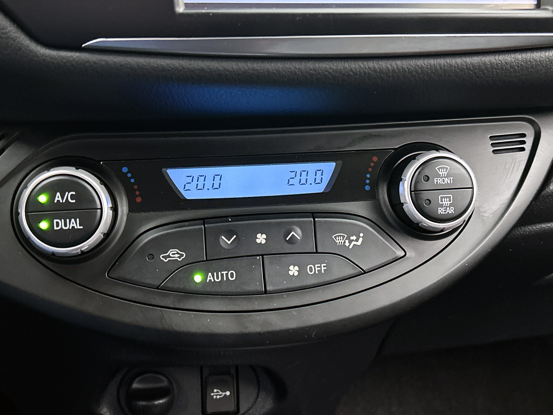 Foto van Toyota Toyota Yaris Hybrid